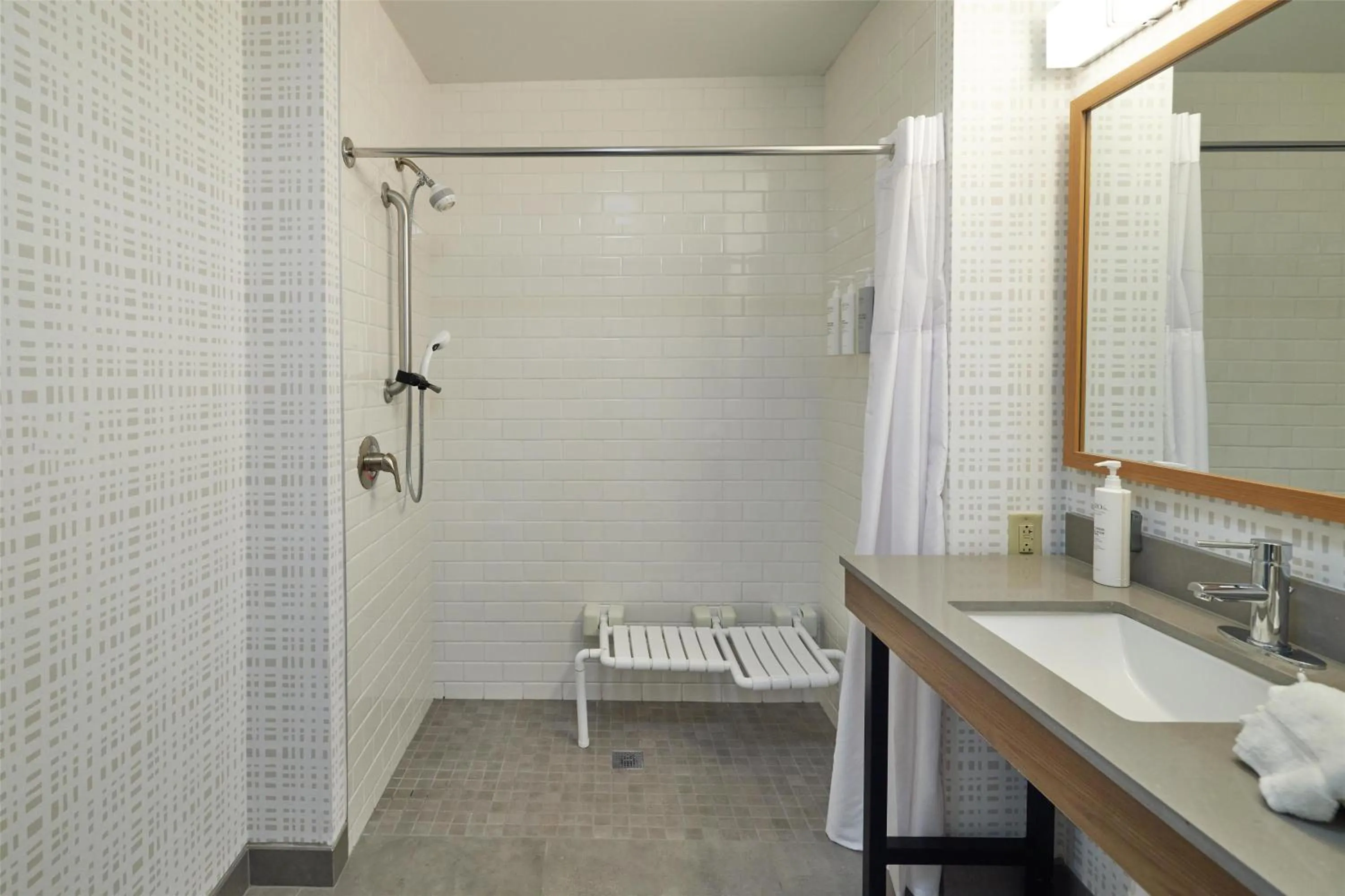 Bathroom in Hampton Inn & Suites Radcliff/Fort Knox