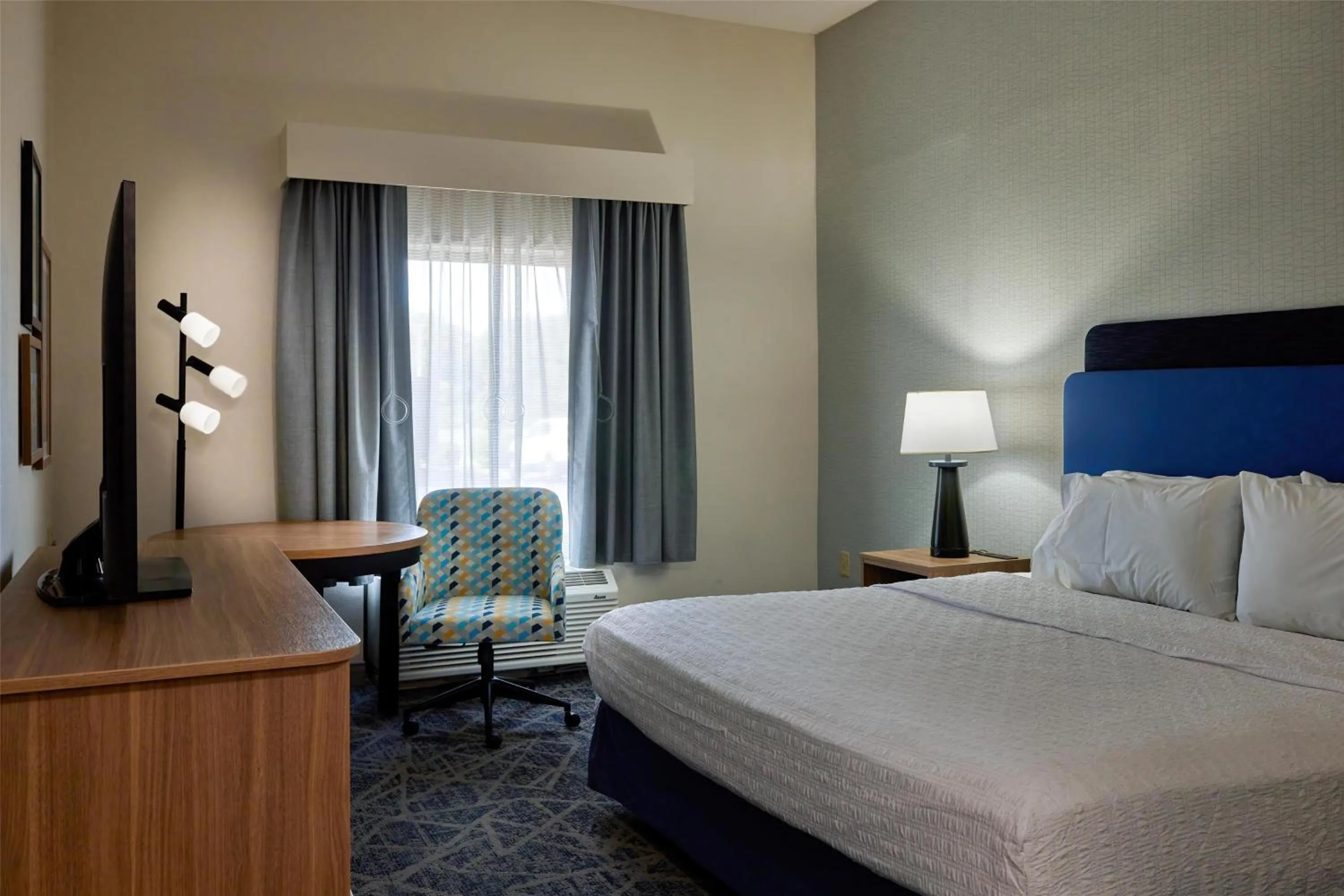 Bed in Hampton Inn & Suites Radcliff/Fort Knox