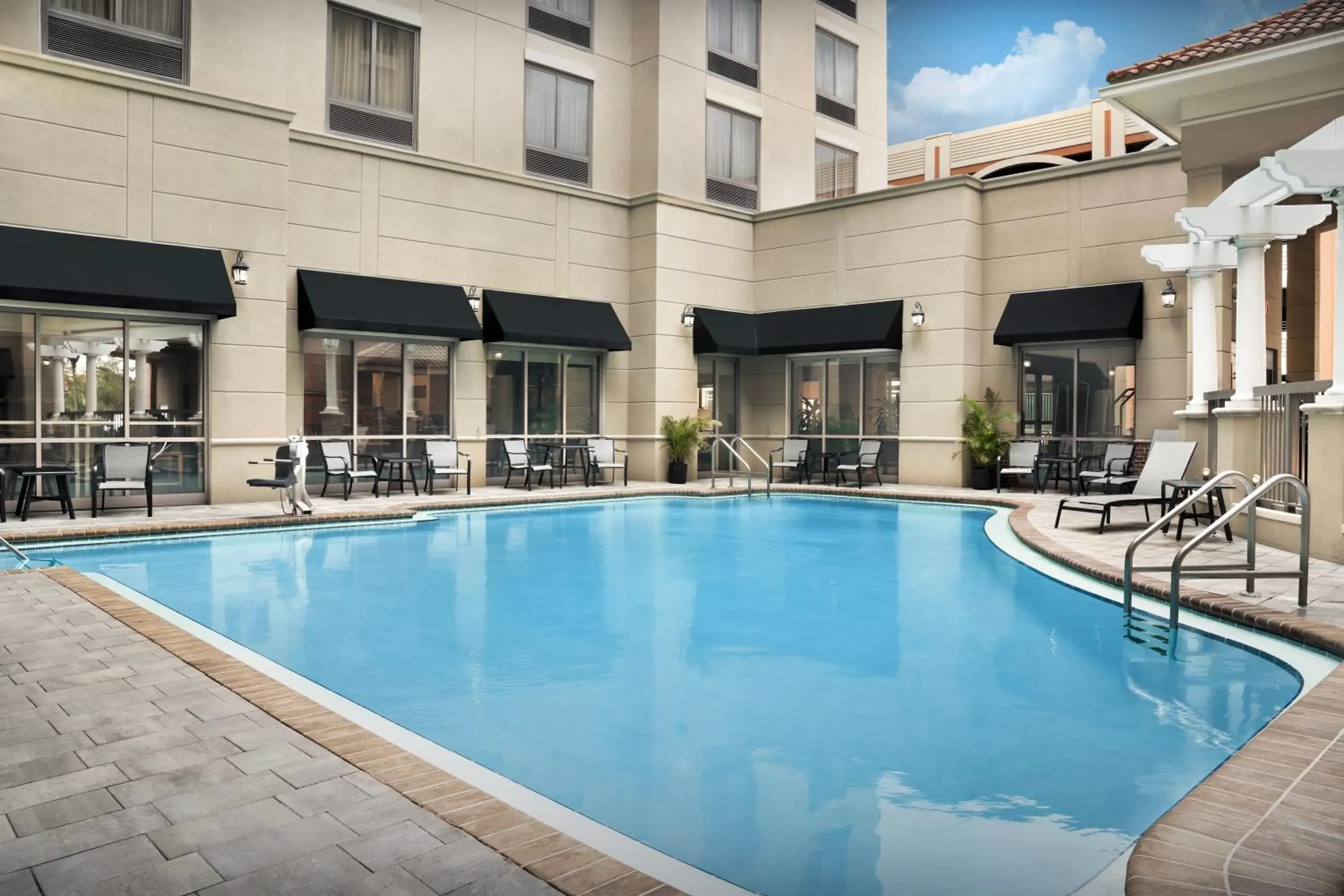 Swimming pool in Hilton Garden Inn Jacksonville Downtown Southbank Swimming pool in Hilton Garden Inn Jacksonville Downtown Southbank