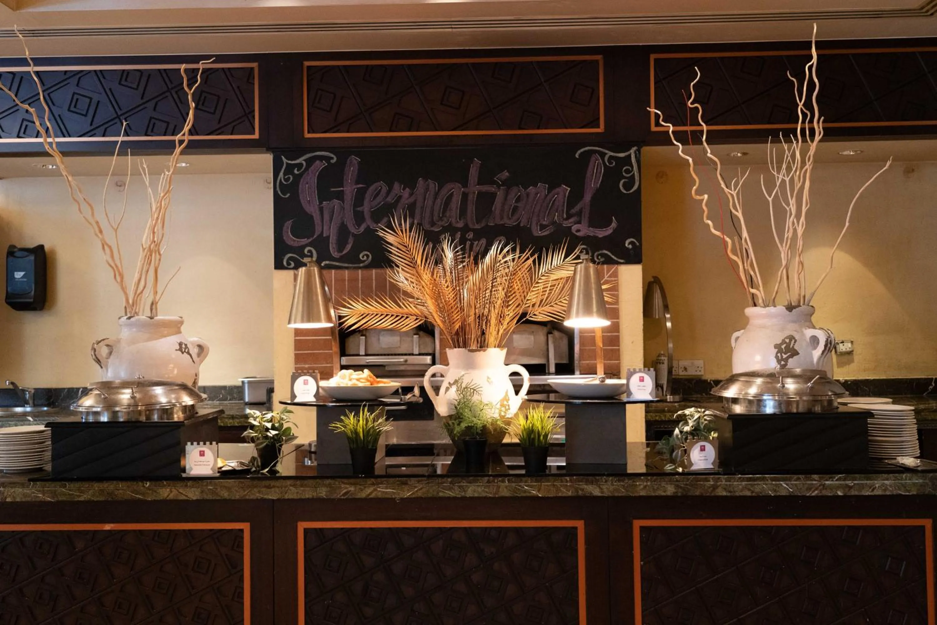 Food and drinks in Oaks Ibn Battuta Gate Dubai