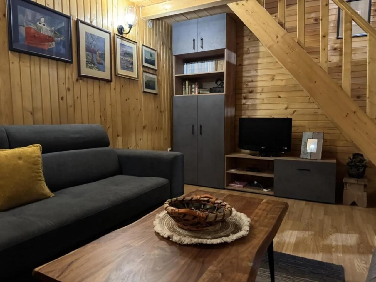 Cottage Walnut