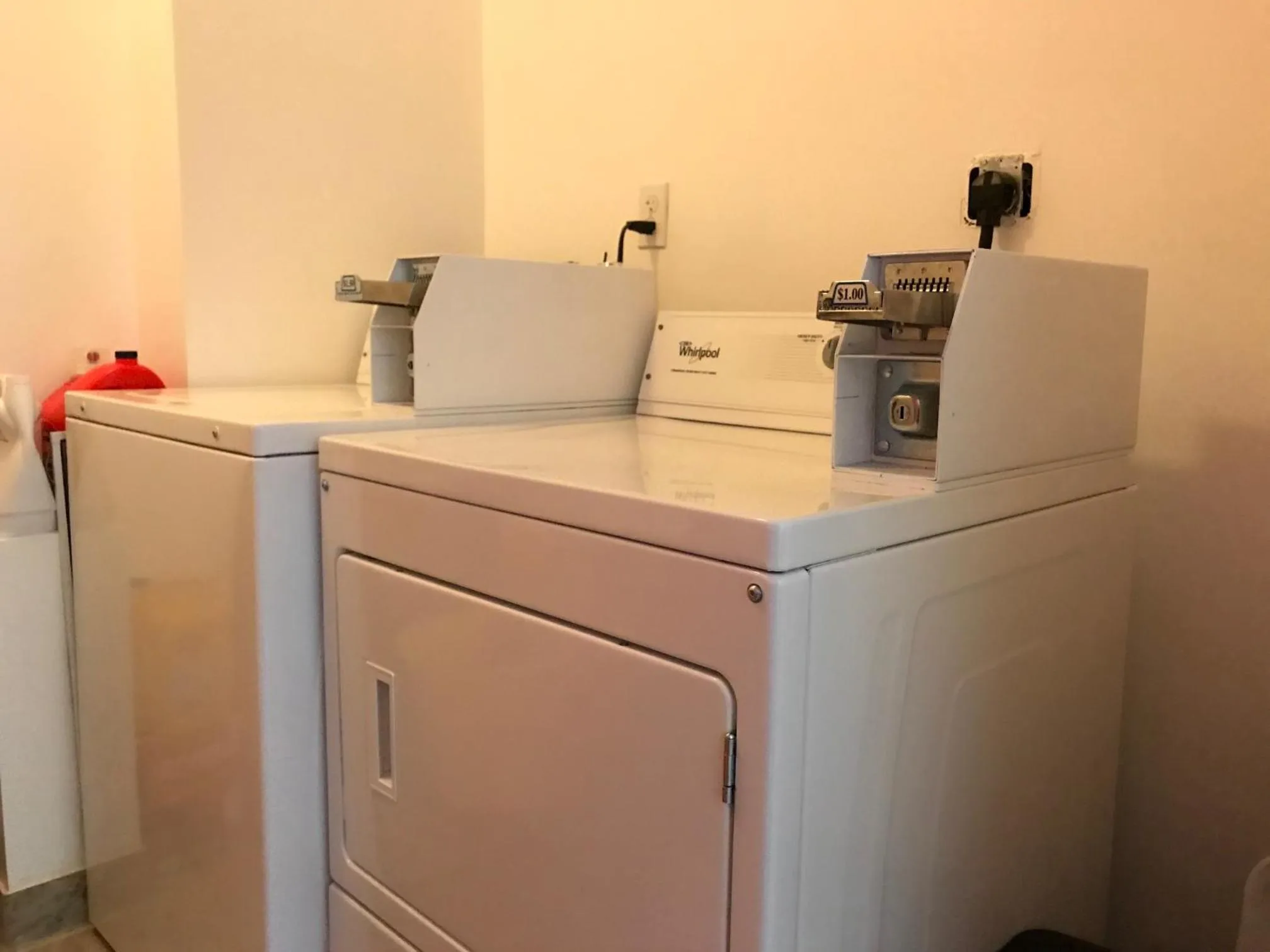 laundry in Aquamarine Suites