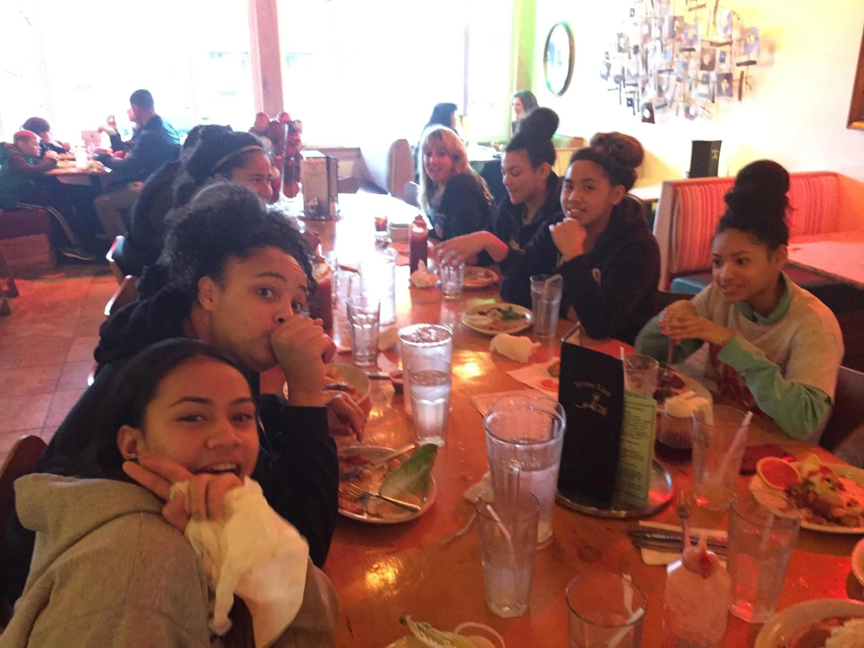 Restaurant/places to eat in Aquamarine Suites