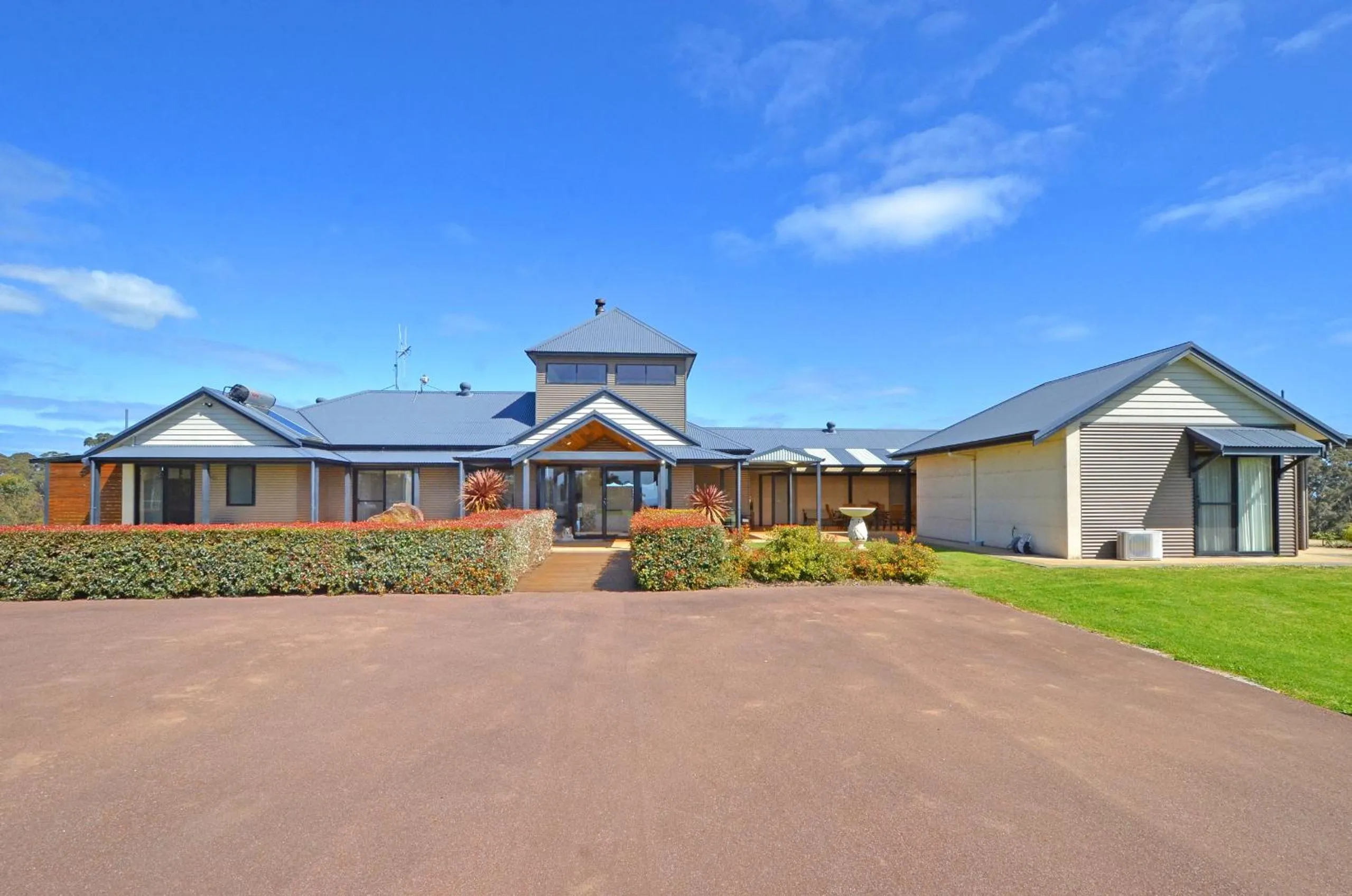 Facade/entrance in Sensational Heights Bed & Breakfast