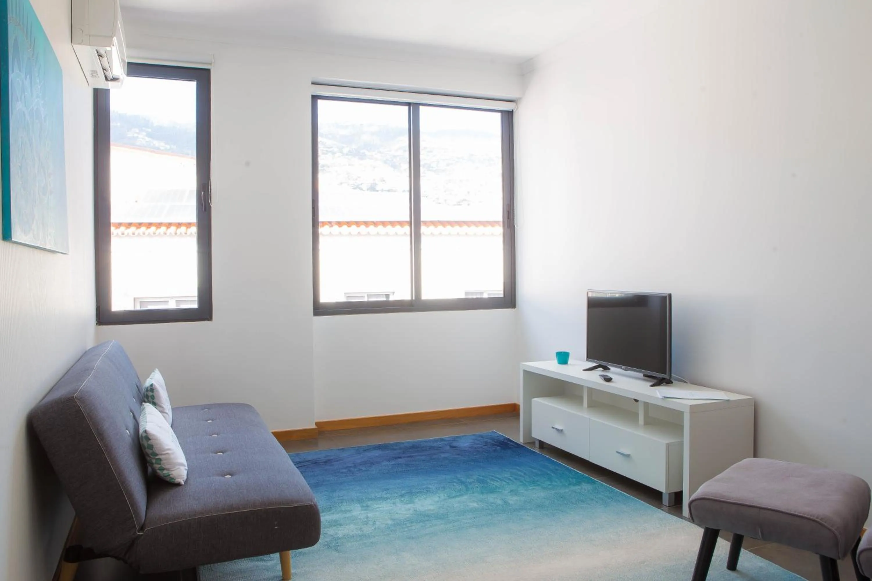 Living room in Five Design Rooftop by Storytellers