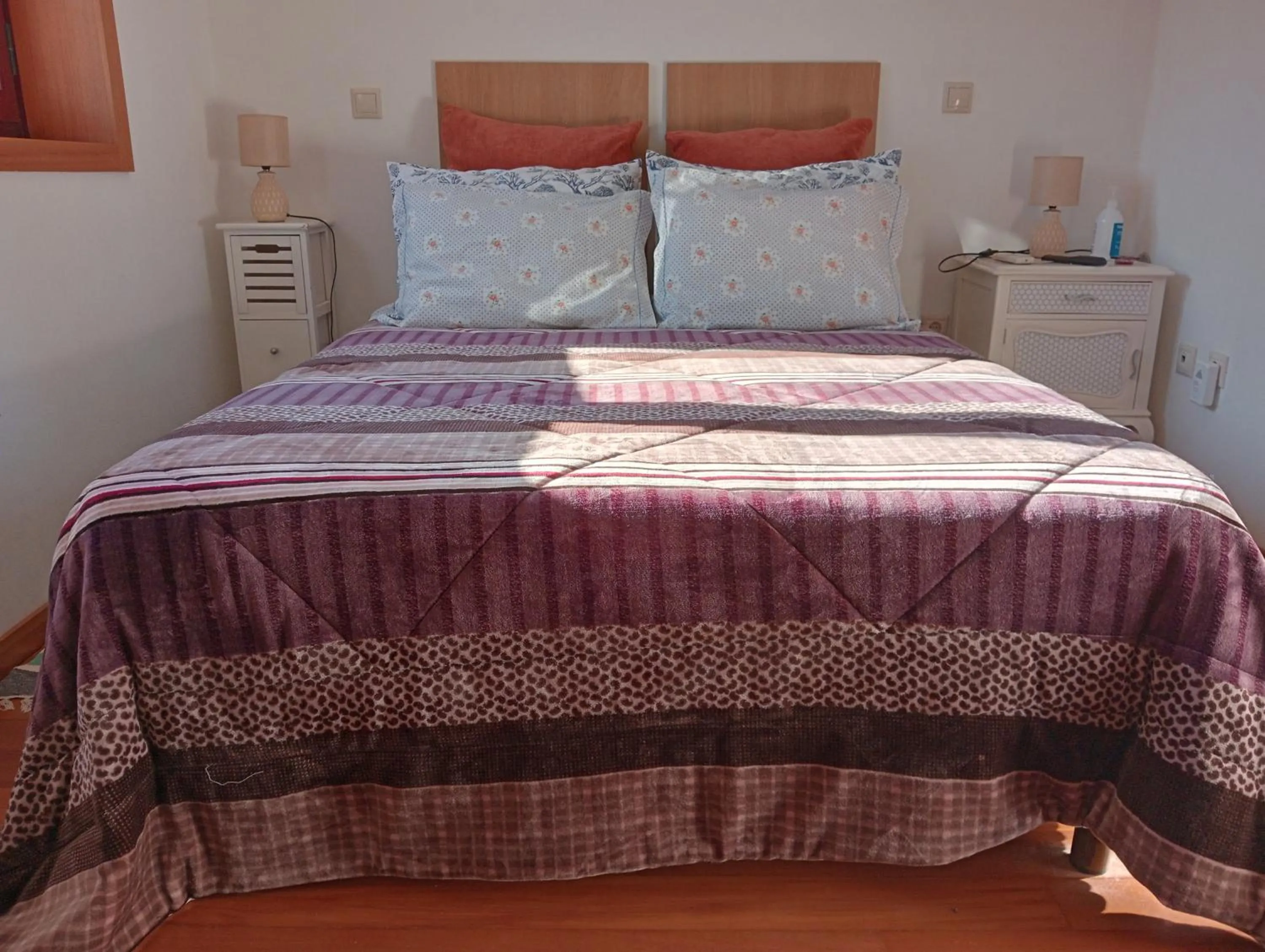 Bedroom, Bed in VianasHome