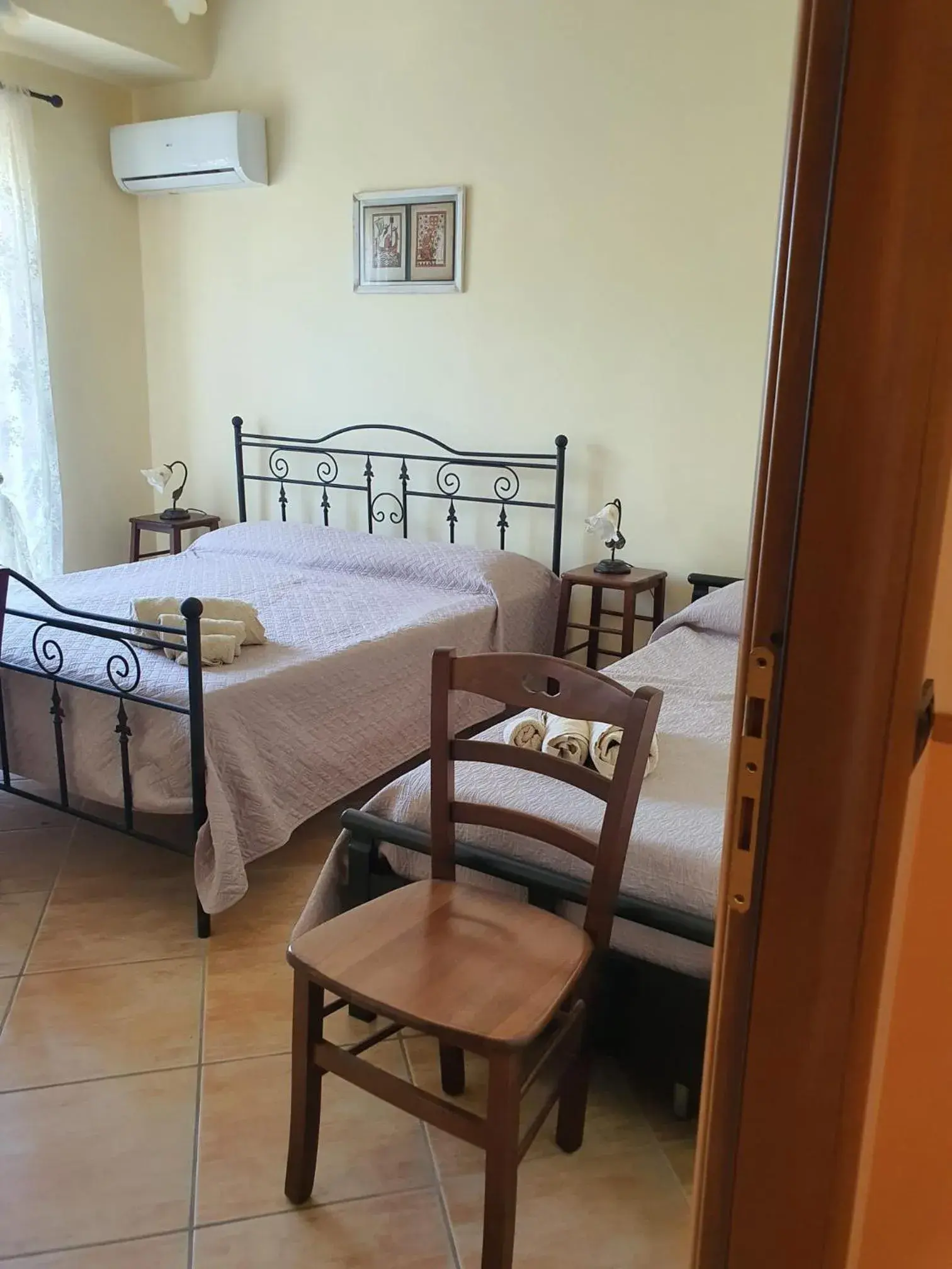 Double Room with Private Bathroom in Libro di Sogni - B&B Letterario Double Room with Private Bathroom in Libro di Sogni - B&B Letterario