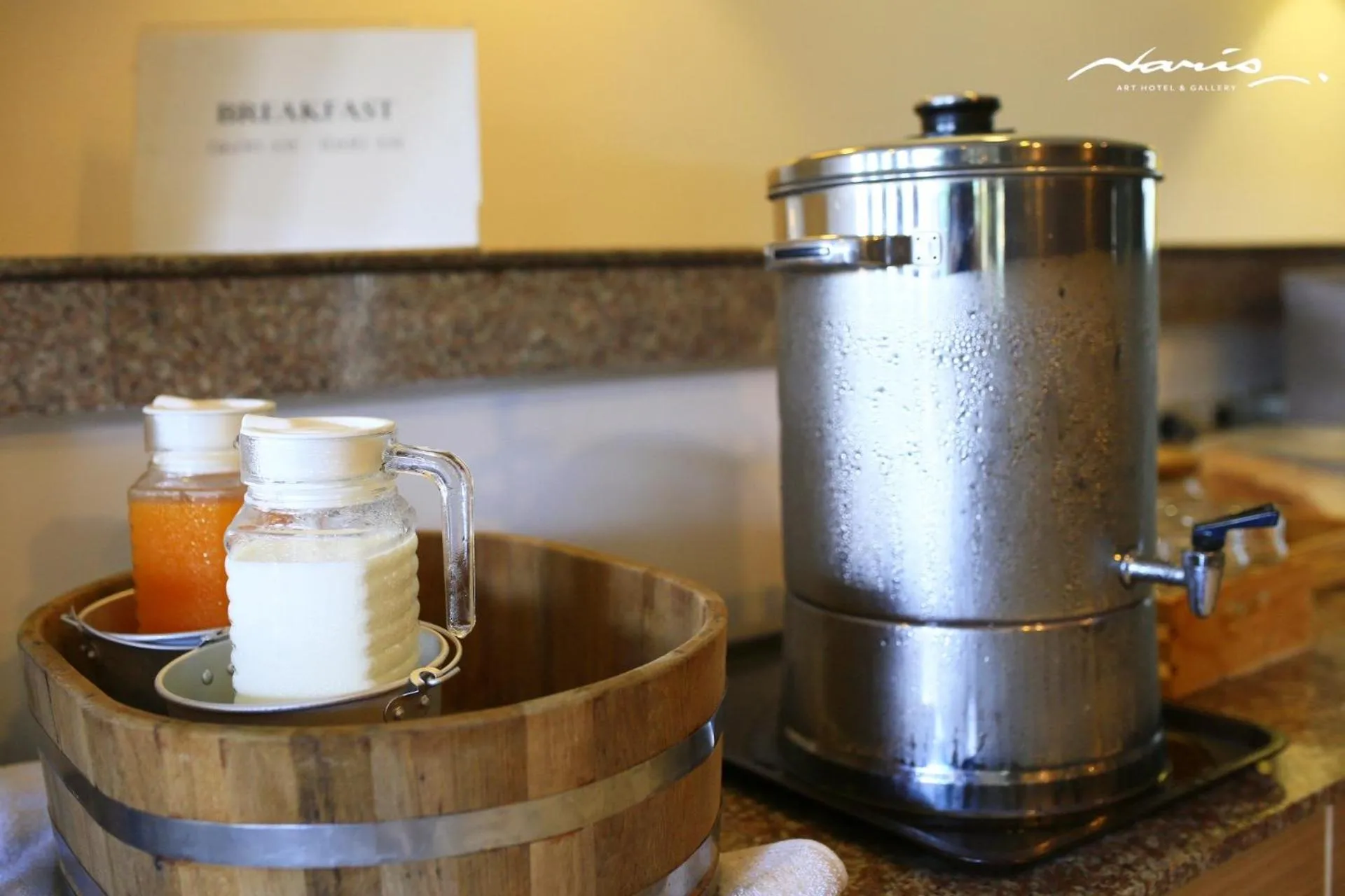 Breakfast in Naris Art Hotel