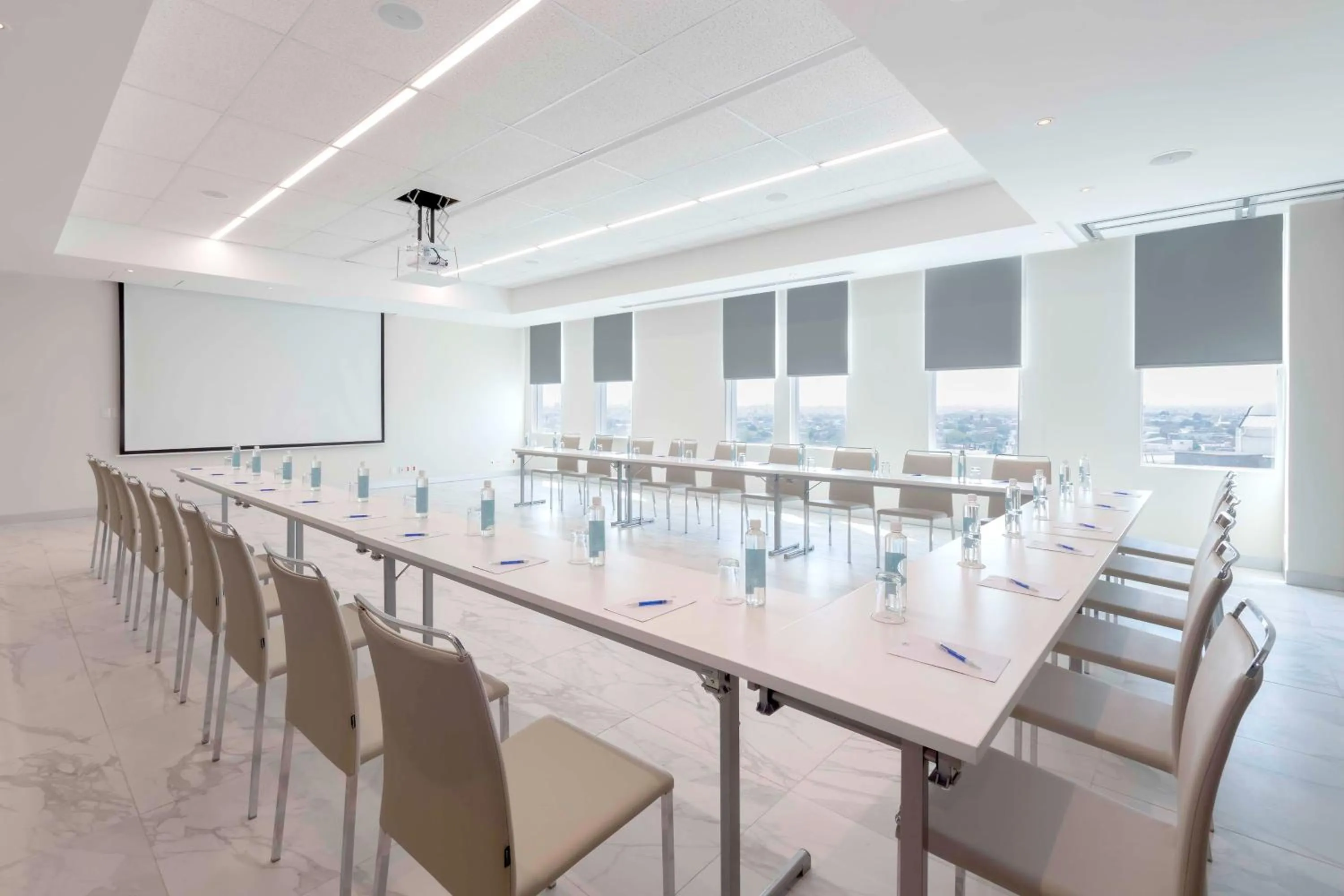 Meeting/conference room in NH Monterrey La Fe