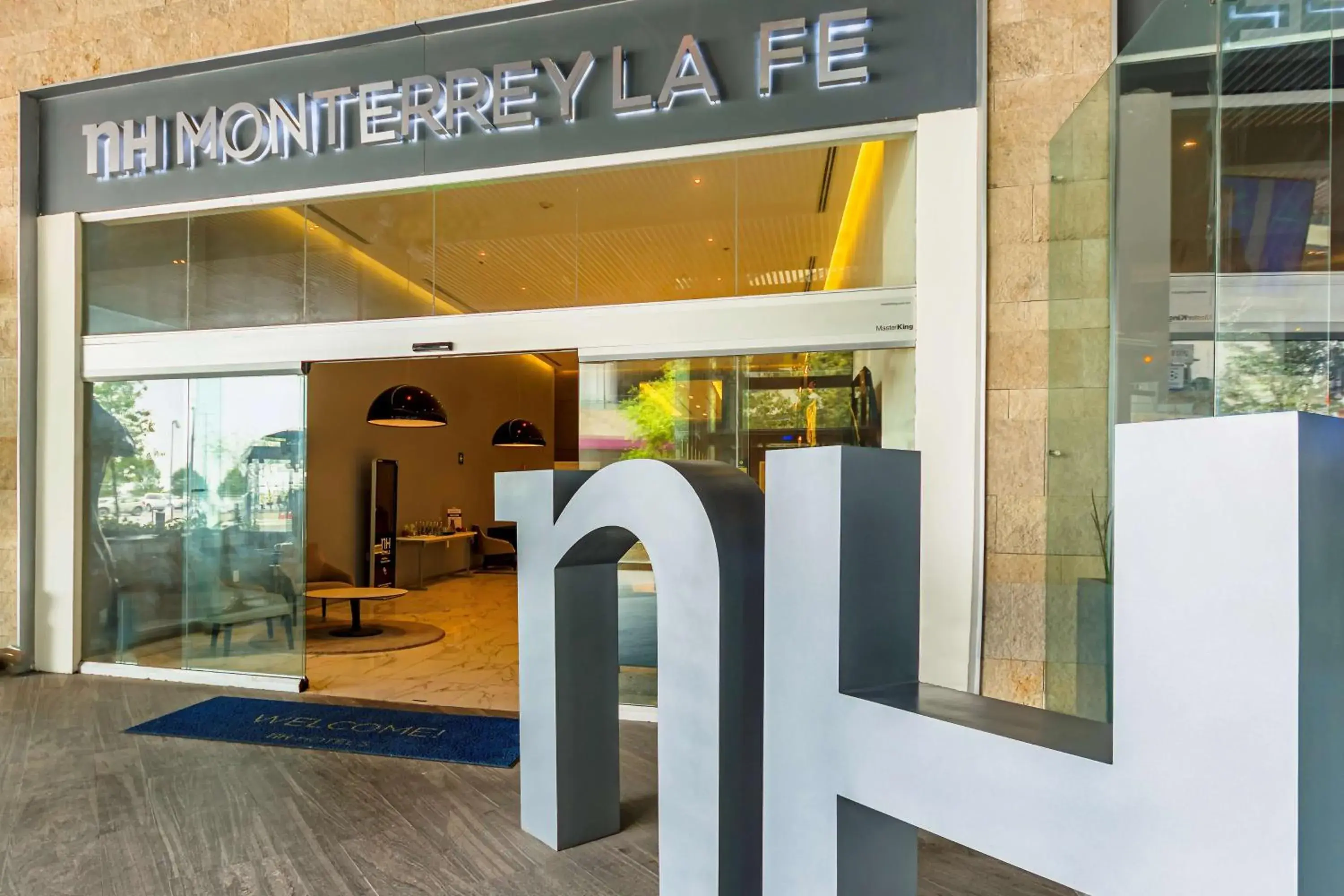 Property building in NH Monterrey La Fe Property building in NH Monterrey La Fe