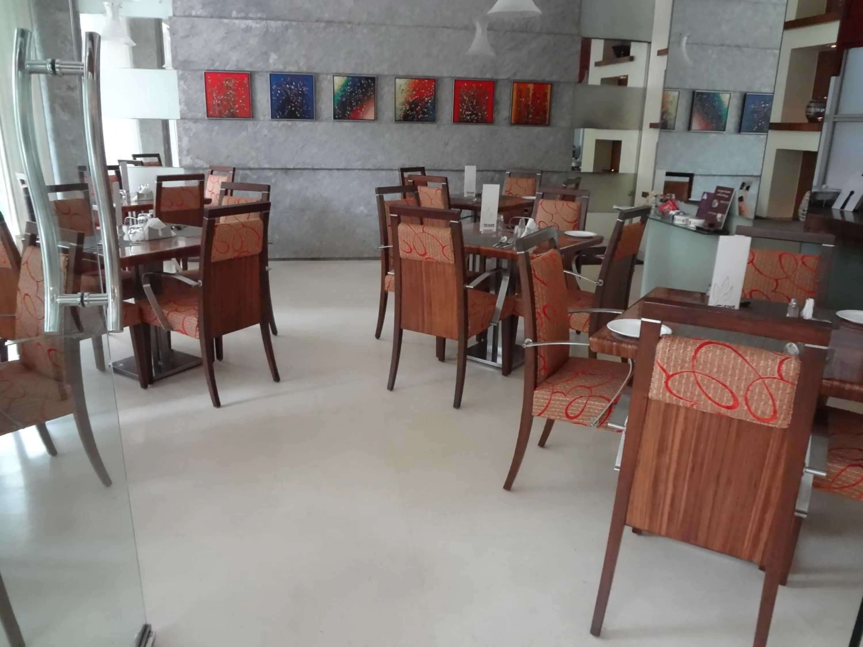 Restaurant/places to eat in Regency Hotel Malabar Hill