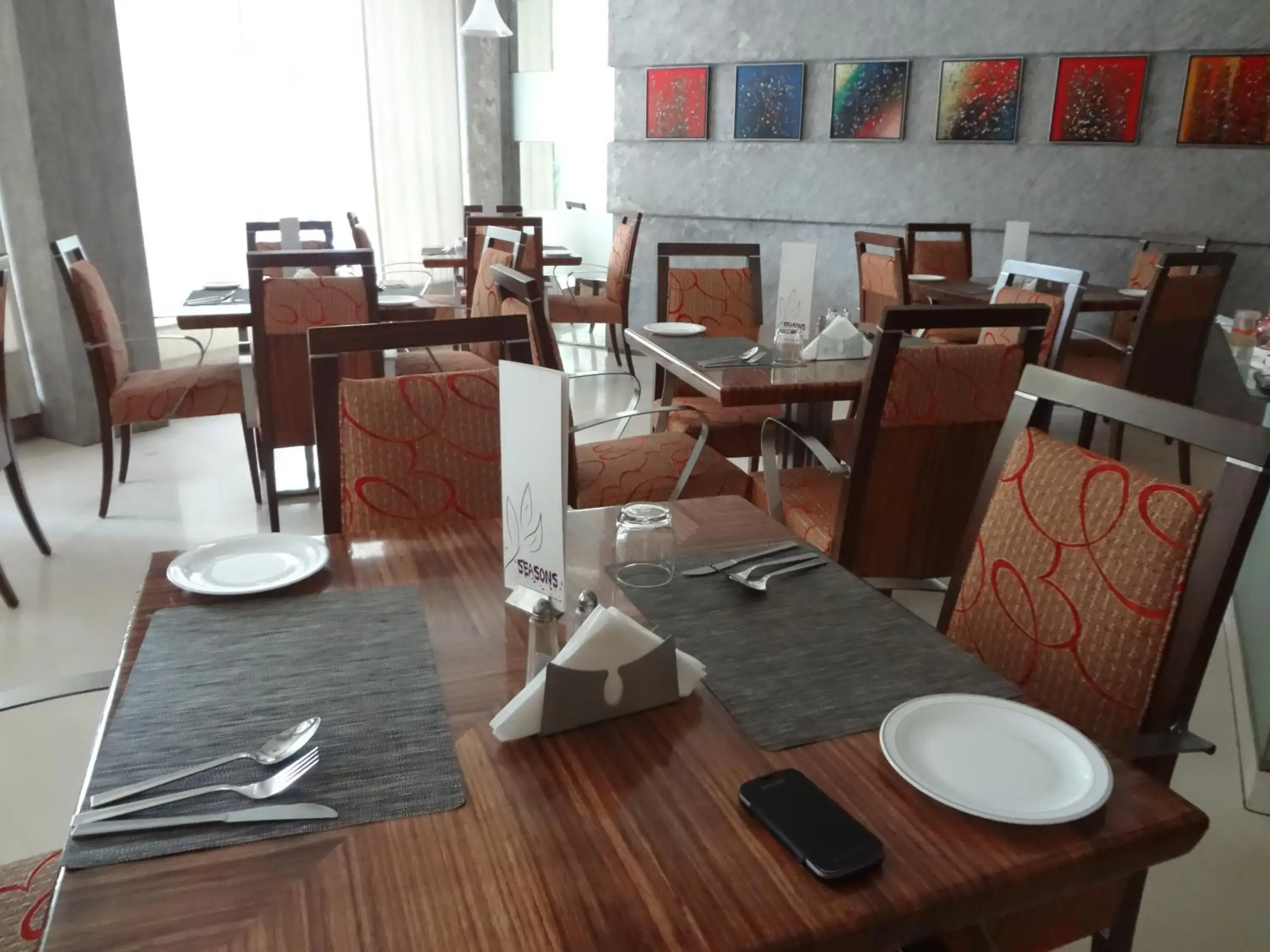 Restaurant/places to eat in Regency Hotel Malabar Hill Restaurant/places to eat in Regency Hotel Malabar Hill