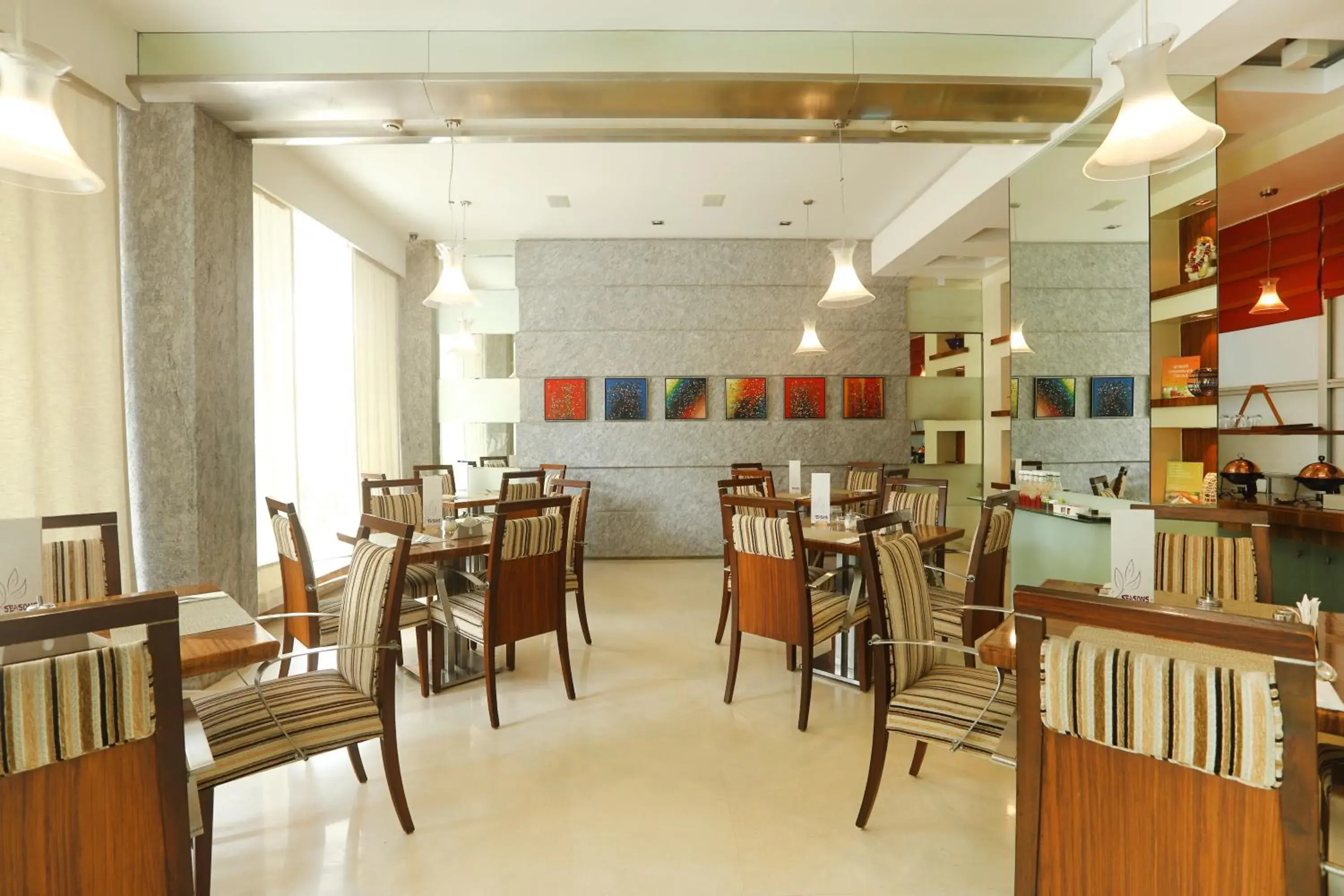 Restaurant/places to eat in Regency Hotel Malabar Hill Restaurant/places to eat in Regency Hotel Malabar Hill