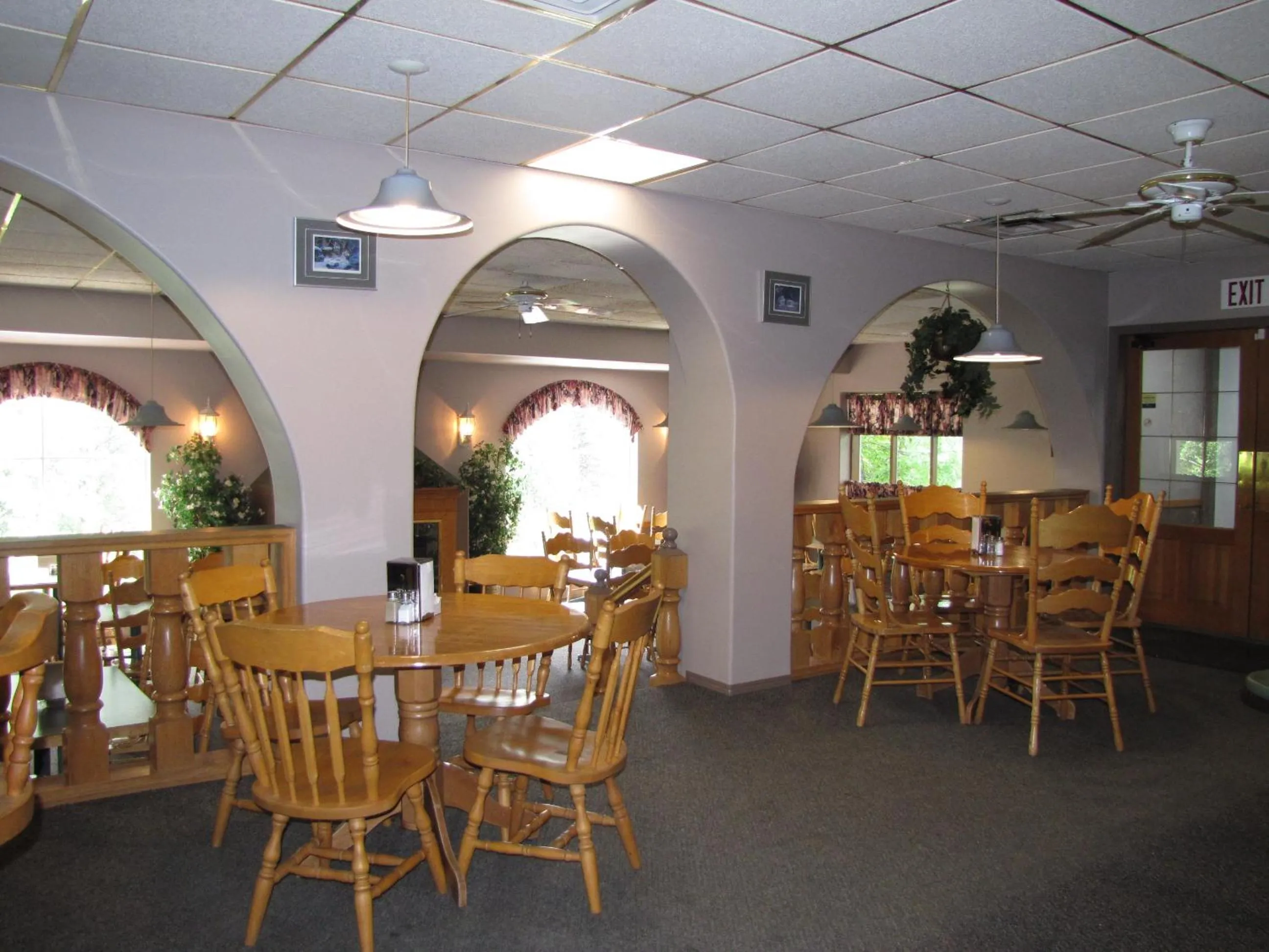 Restaurant/Places to Eat in High Country Inn