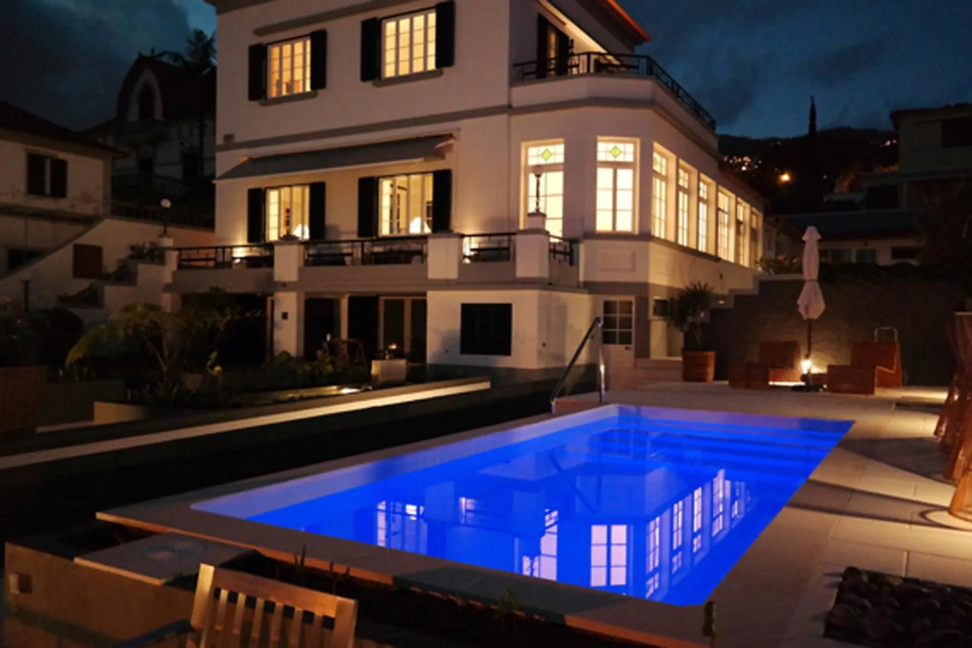 Property building in Quinta B.