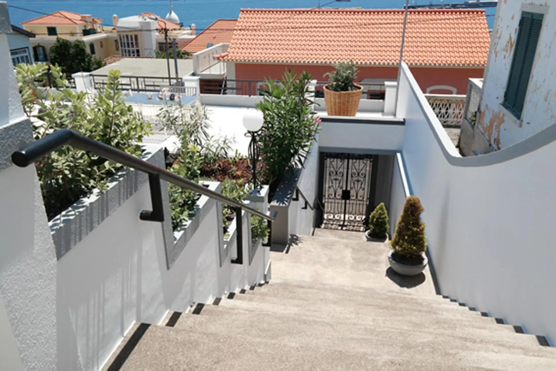 Facade/entrance in Quinta B.