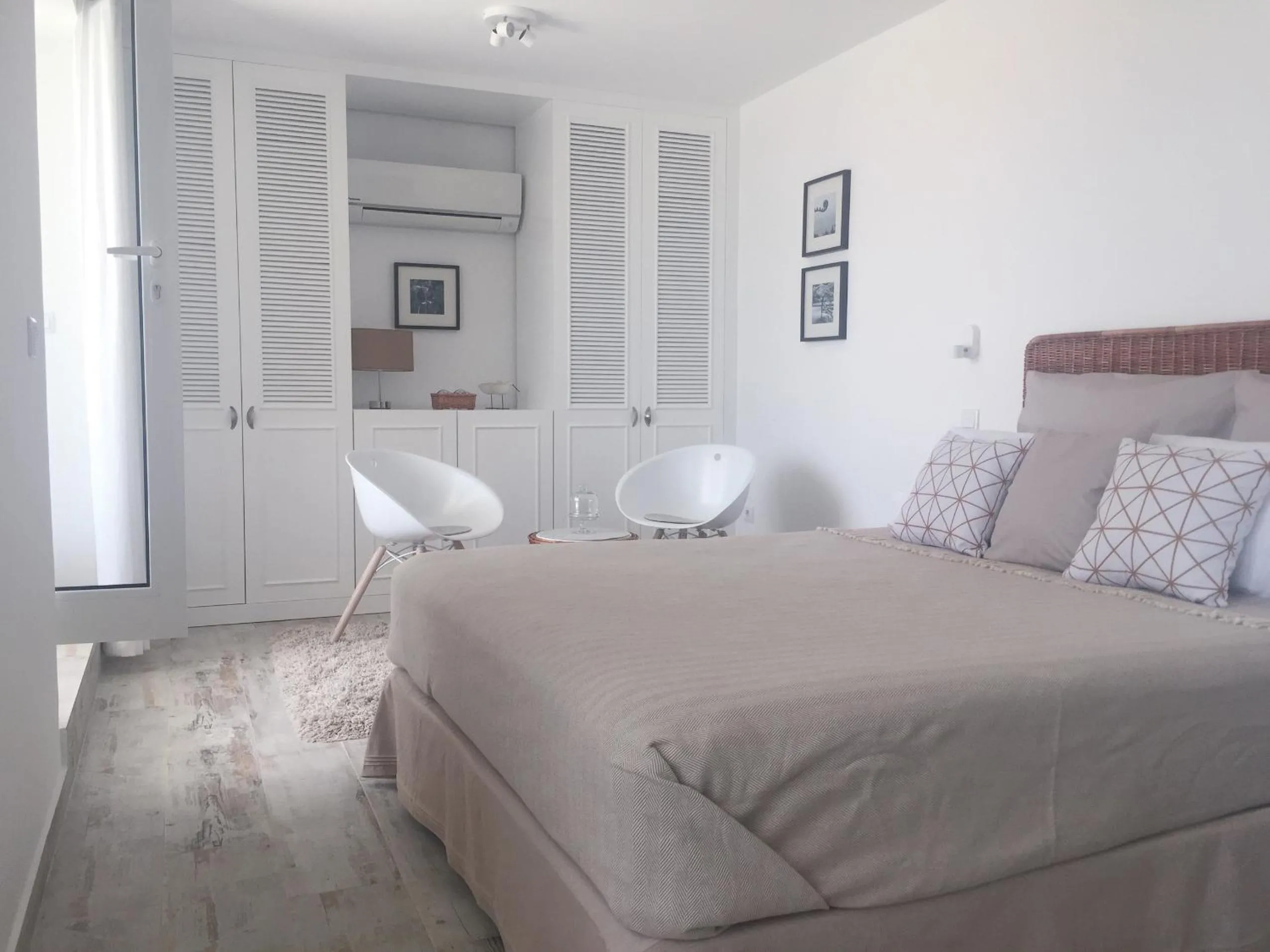 Photo of the whole room, Bed in Quinta B.
