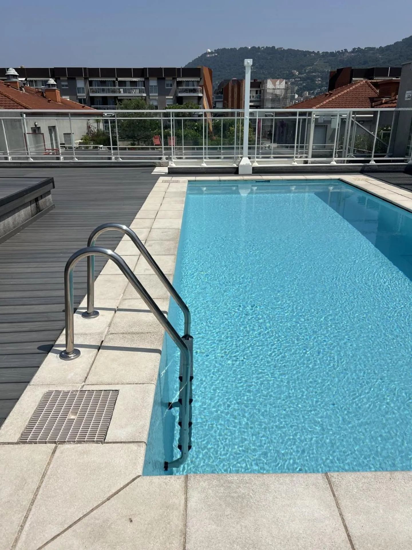 Swimming pool in Adagio Nice Centre