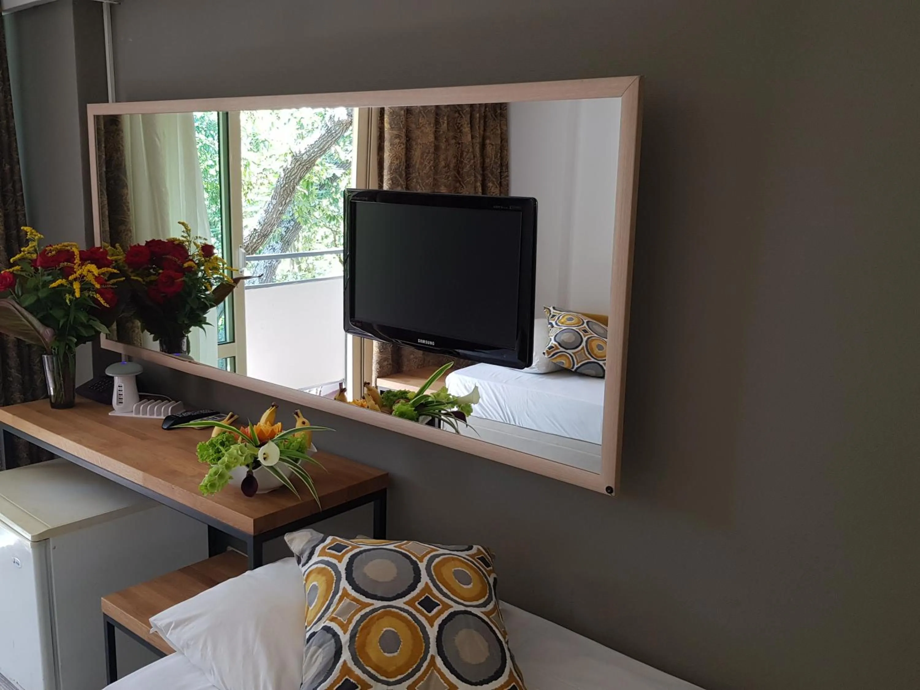 TV and multimedia in Tintyava Park Hotel