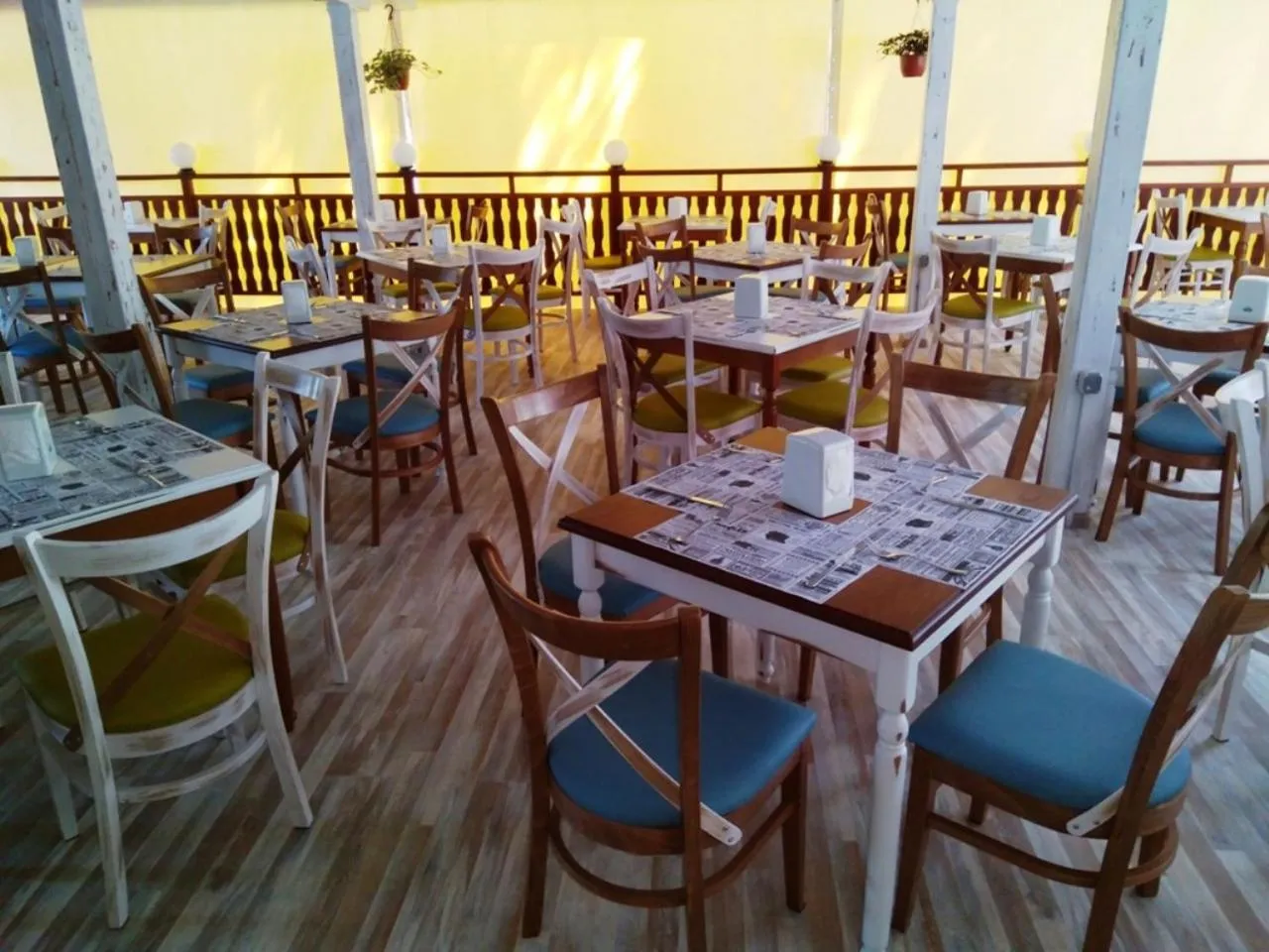 Restaurant/places to eat in Tintyava Park Hotel