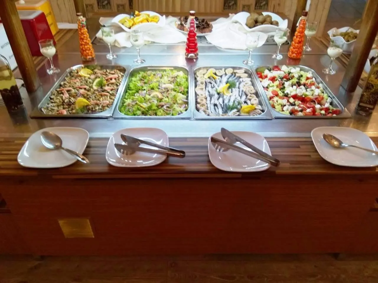 Food and drinks in Tintyava Park Hotel