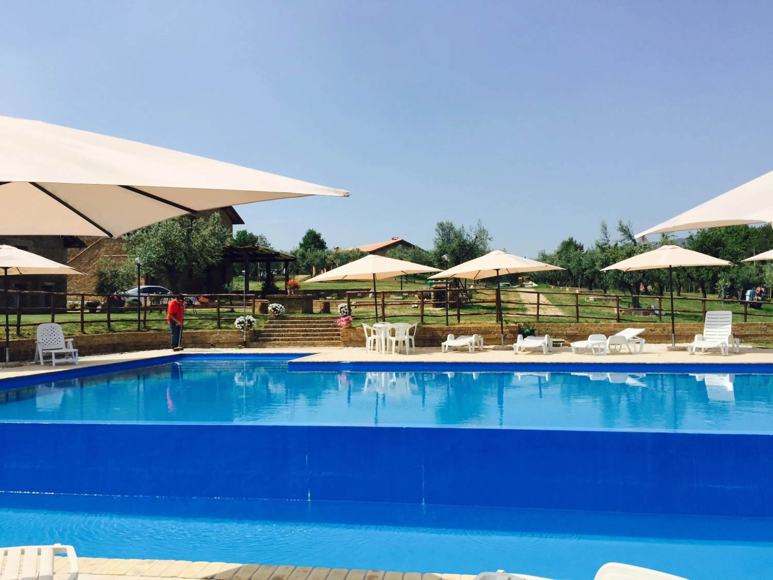 Swimming pool in Agriturismo Nociquerceto