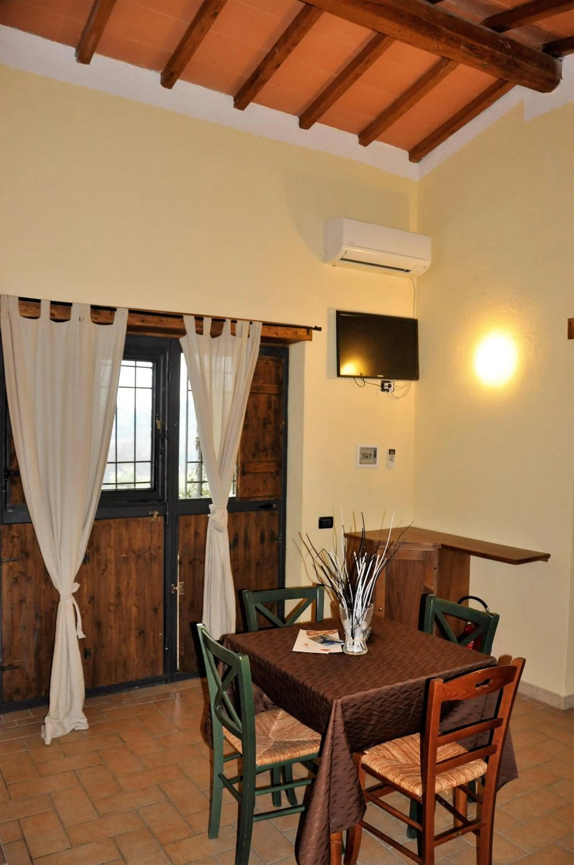 Dining area in Agriturismo Nociquerceto