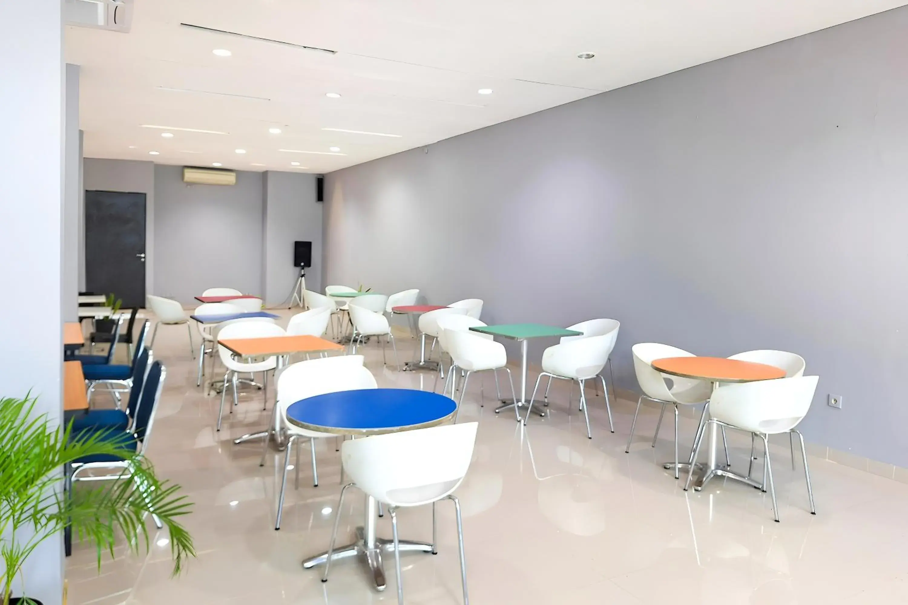 Restaurant/places to eat in Amaris Hotel Panakkukang Restaurant/places to eat in Amaris Hotel Panakkukang