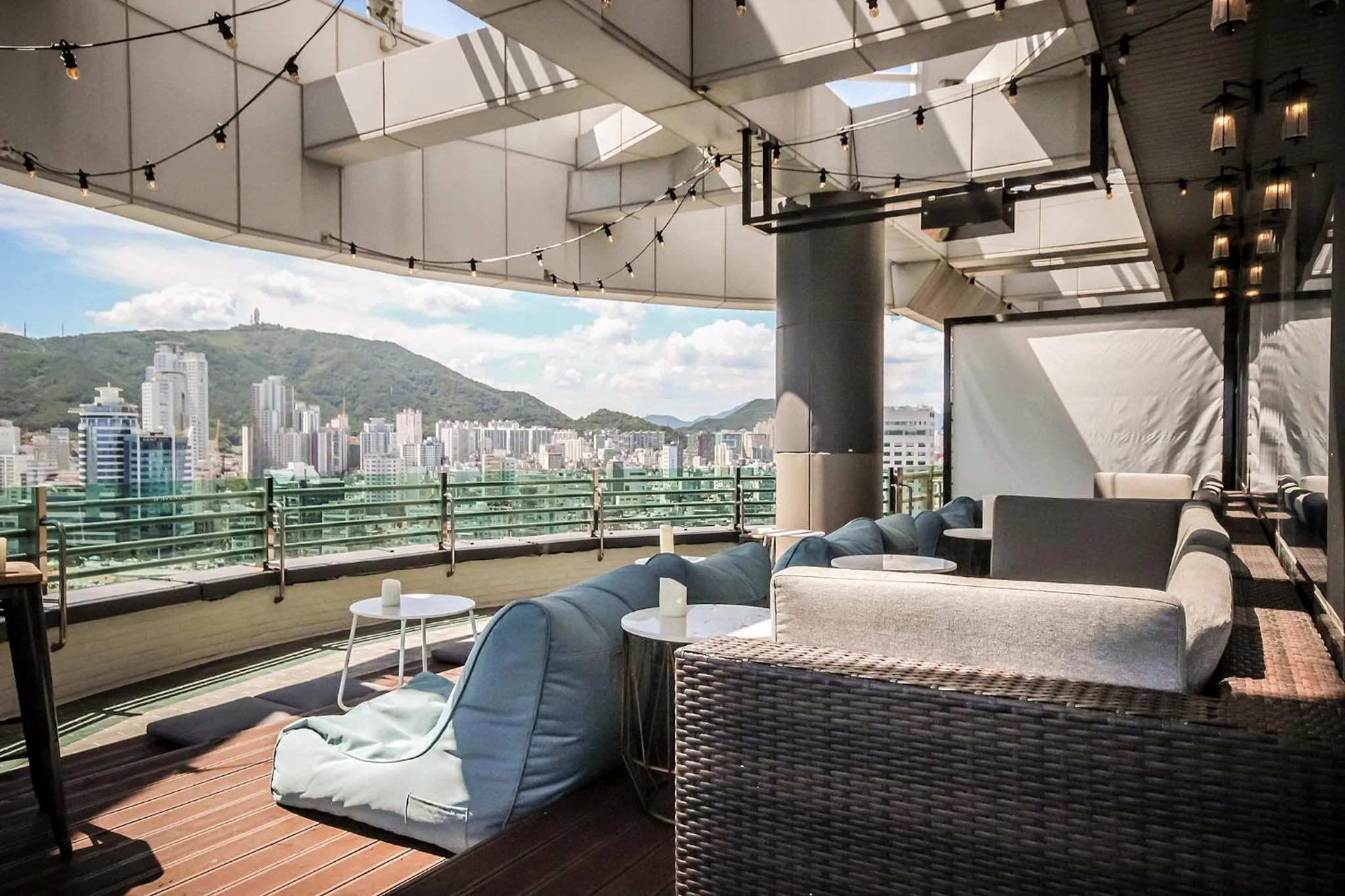 Property building in H Avenue Hotel Gwangalli branch