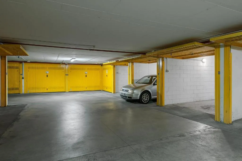 Parking in Gallery Room