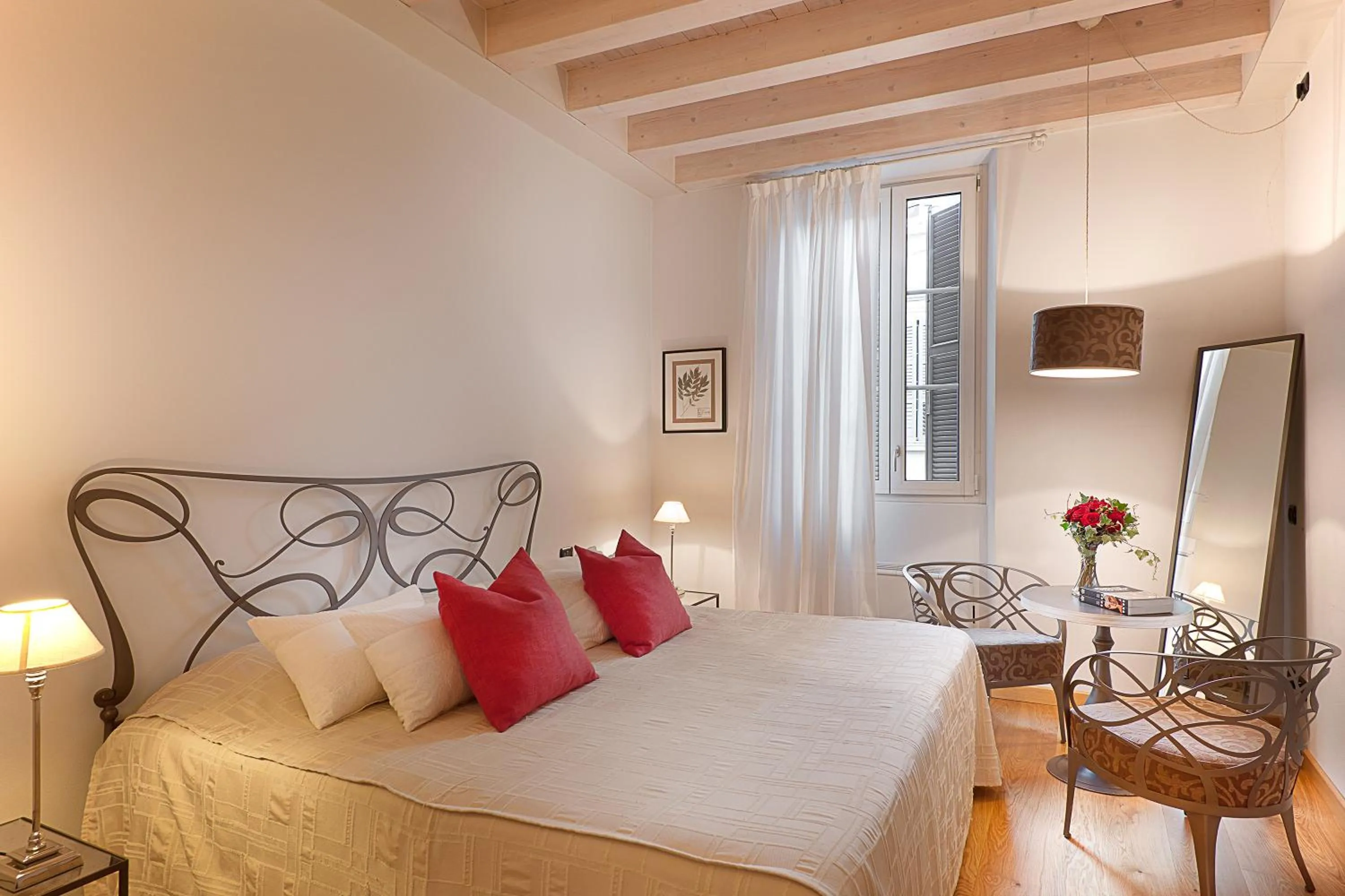 Photo of the whole room, Bed in Gallery Room