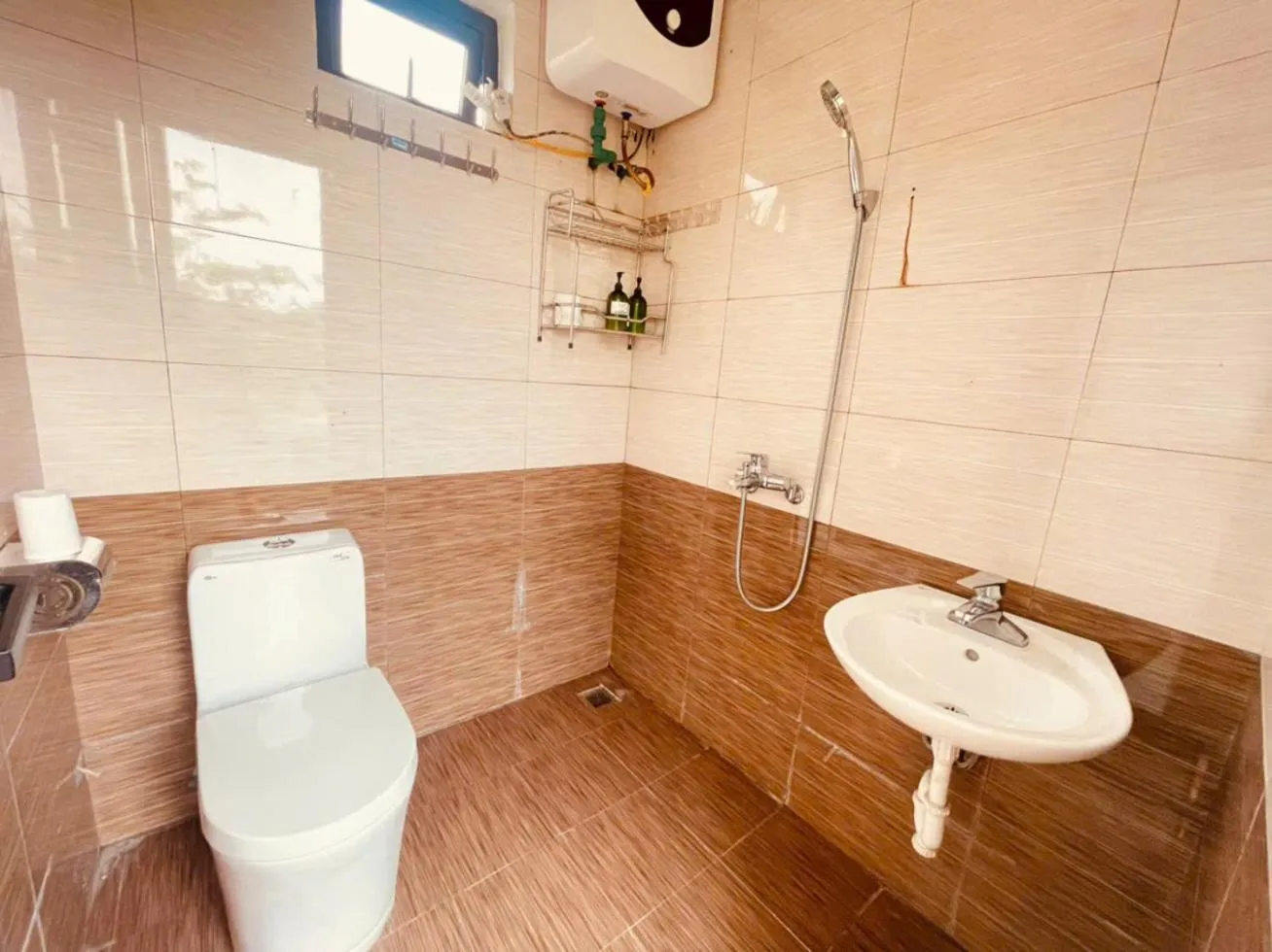 Shower in Wings Ha Giang Loop Bungalow