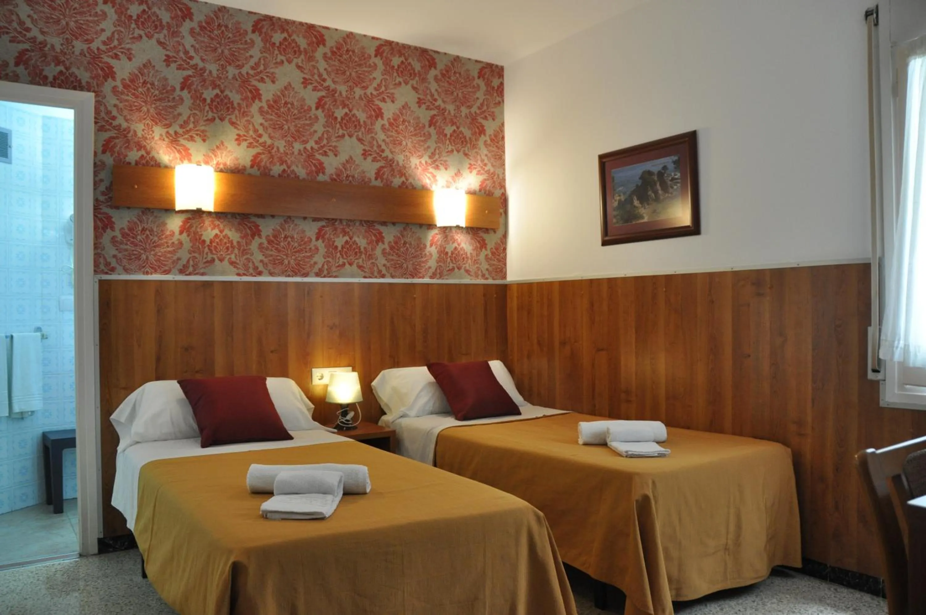 Bed in Hostal - Pensión El Amigo