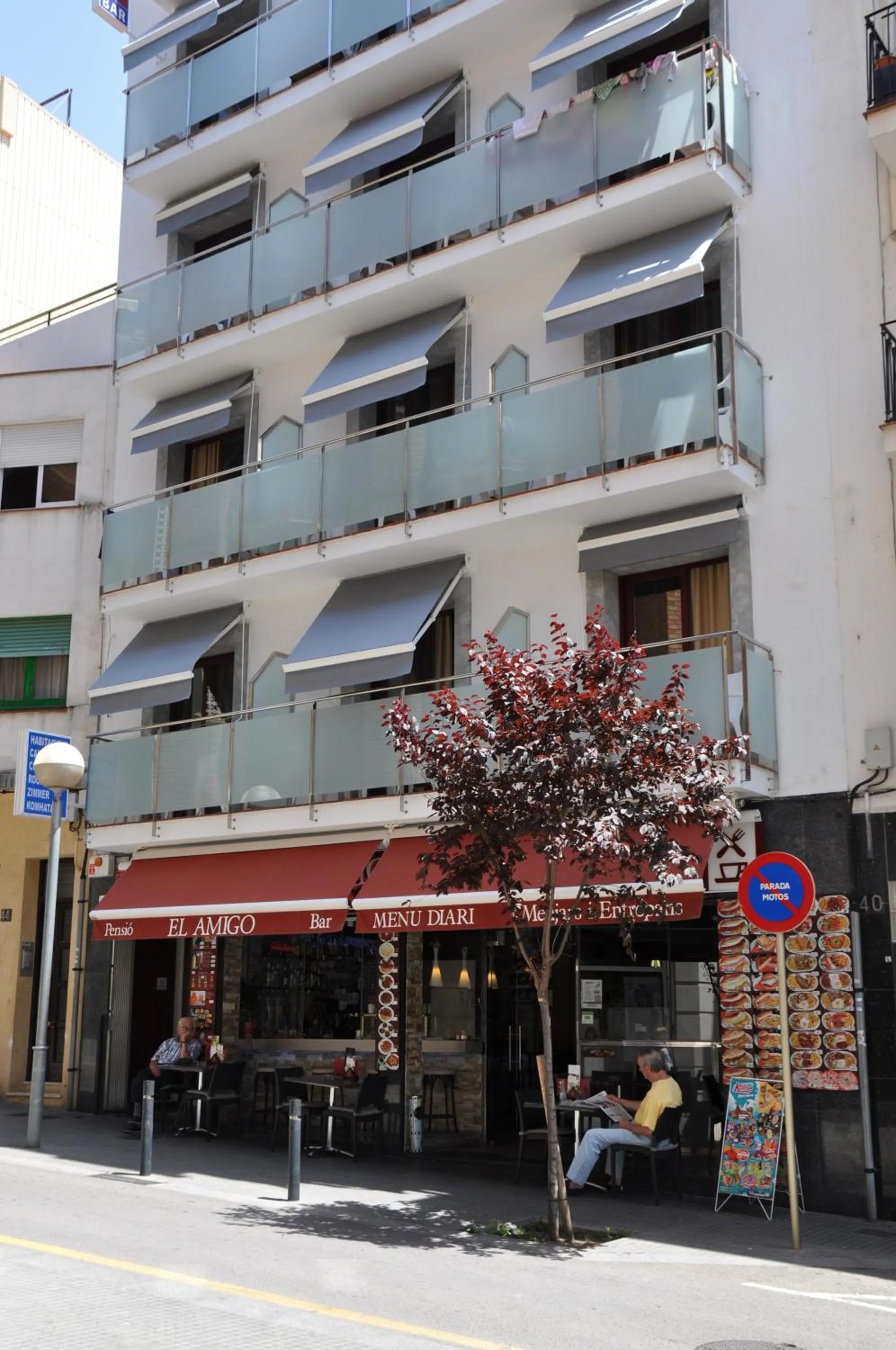 Facade/entrance in Hostal - Pensión El Amigo