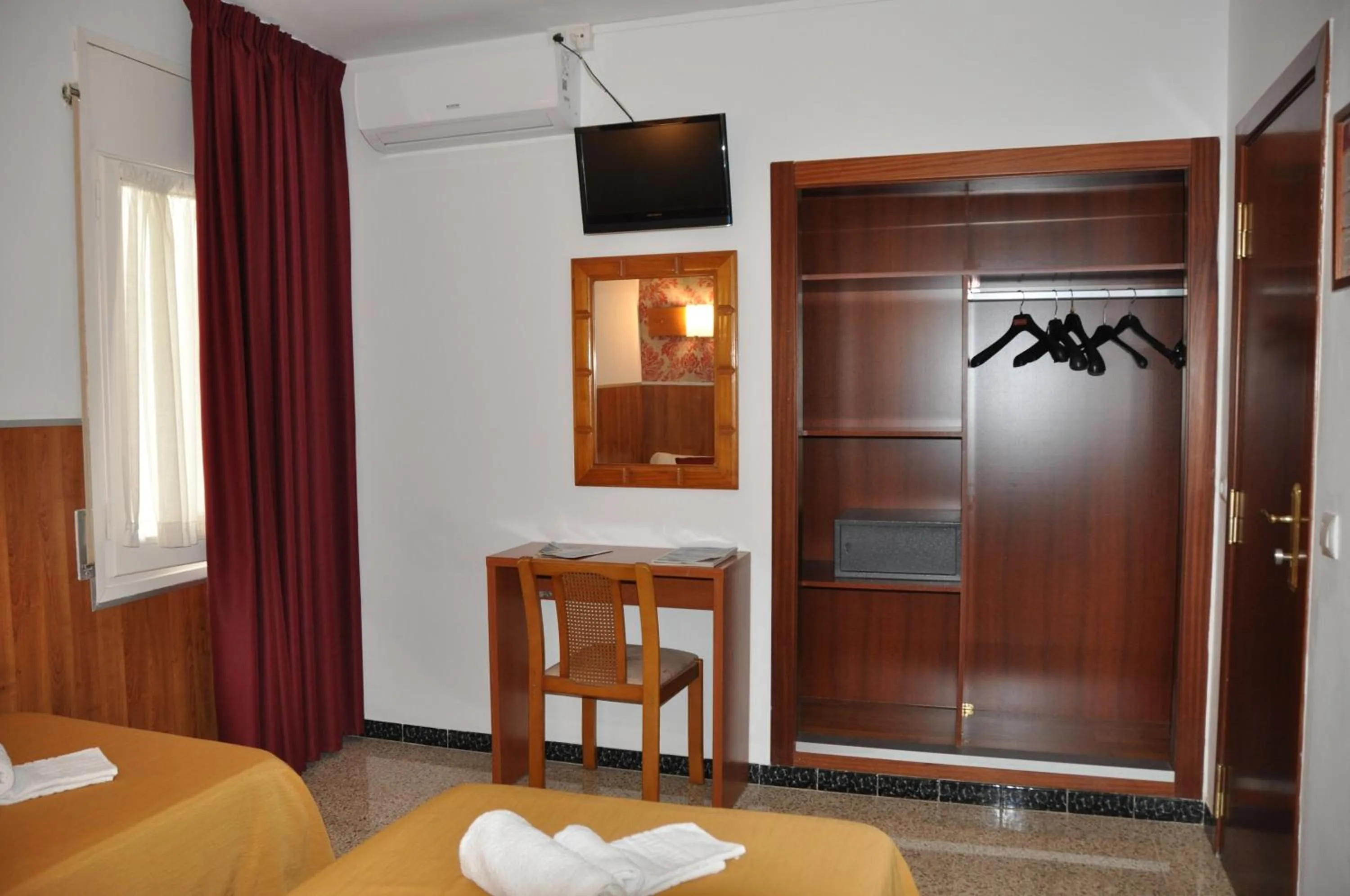 Bedroom in Hostal - Pensión El Amigo