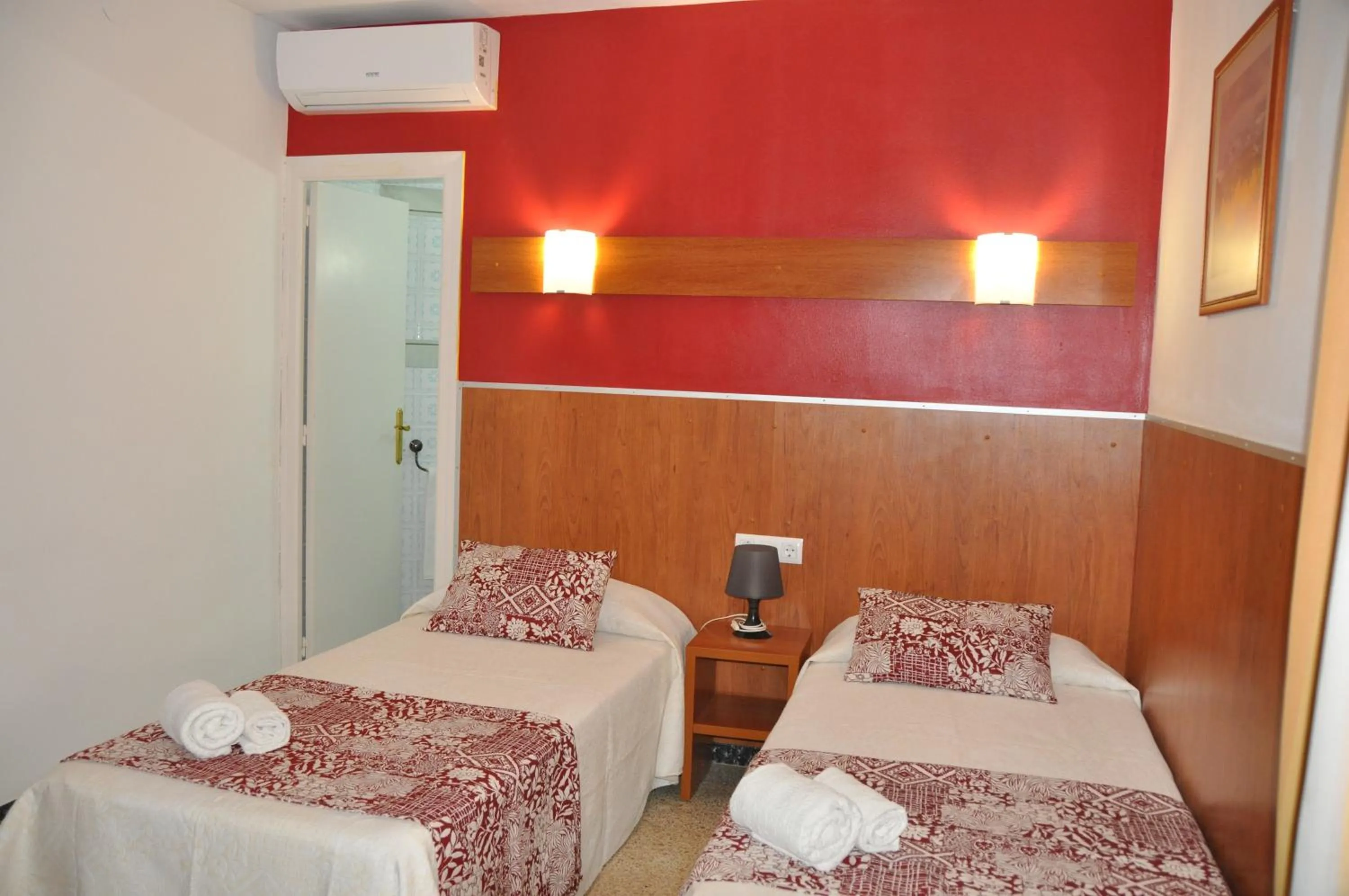 Bed in Hostal - Pensión El Amigo