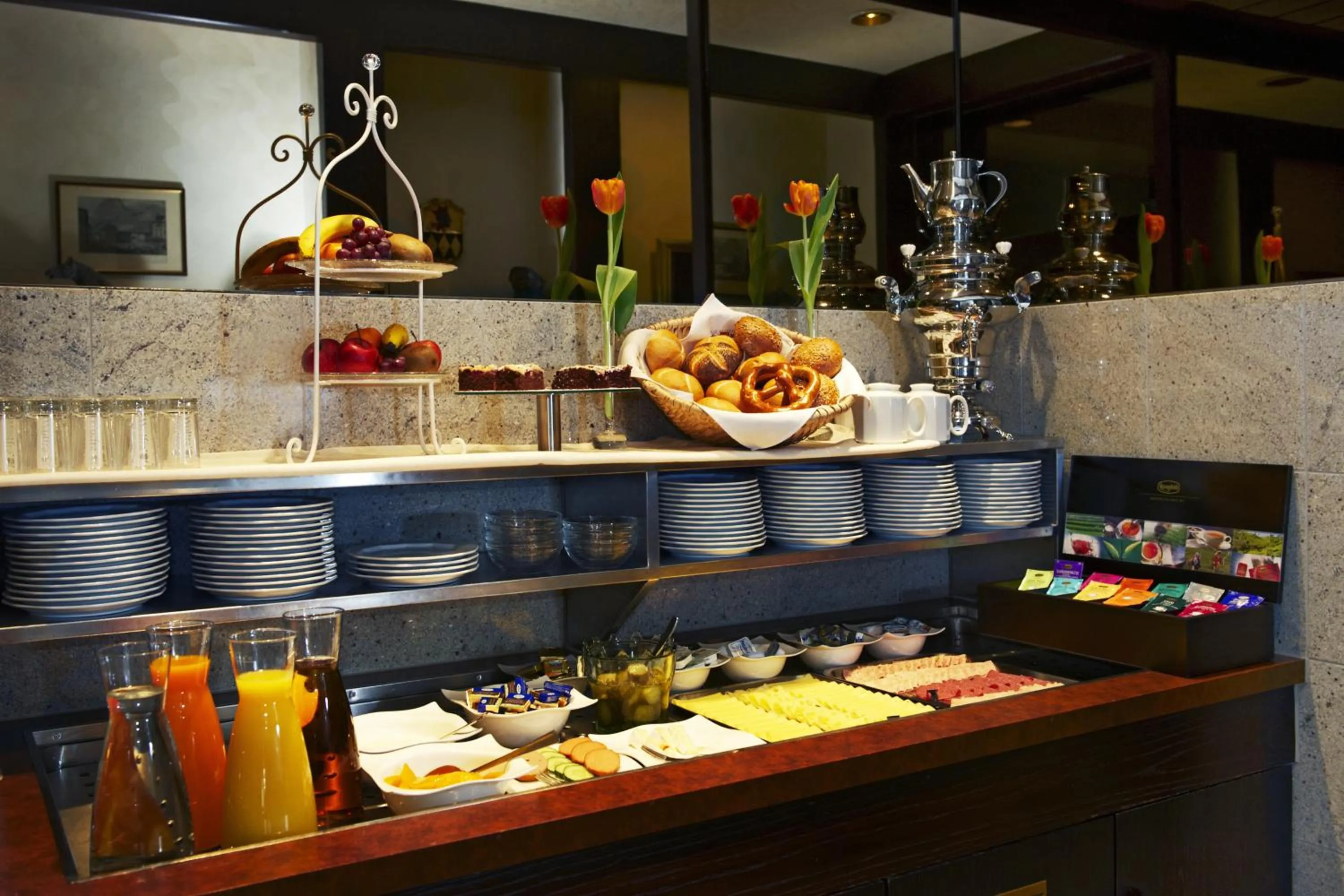 Food and drinks in Stern Hotel Soller