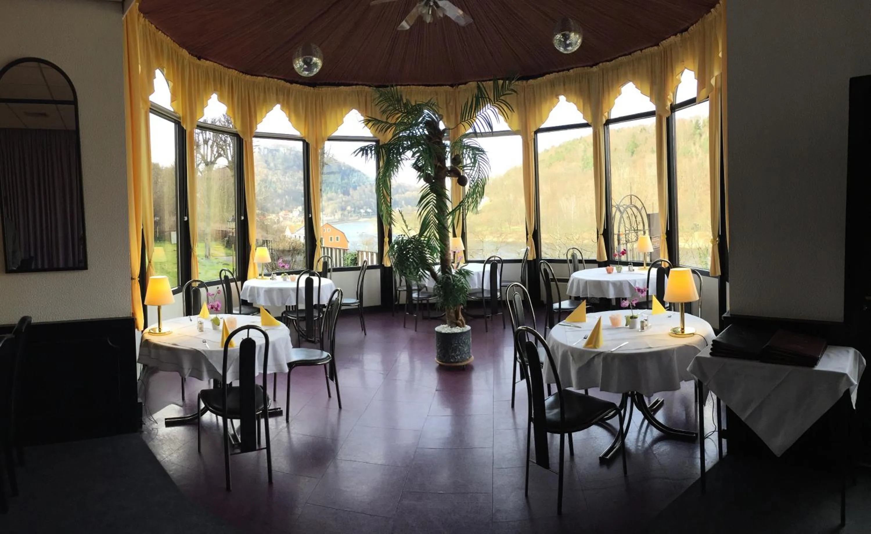 Restaurant/places to eat in Hotel Lindenhof