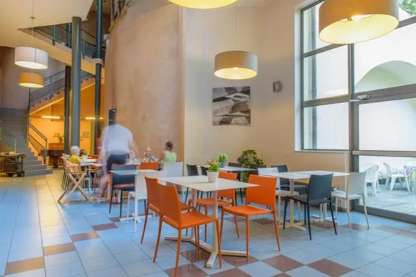 Restaurant/places to eat in Appart Hôtel Lyon Villemanzy