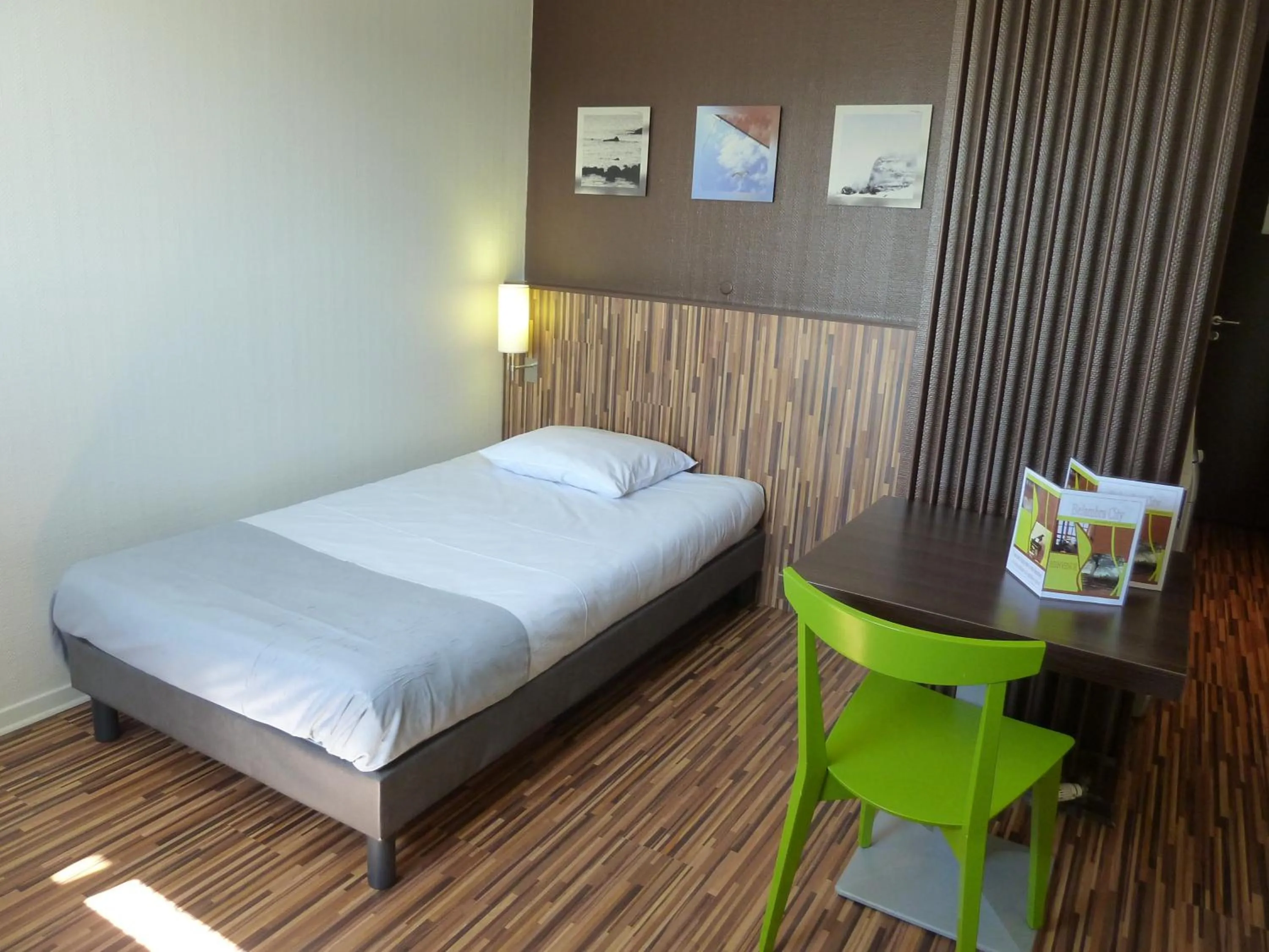 Bed in Appart Hôtel Lyon Villemanzy