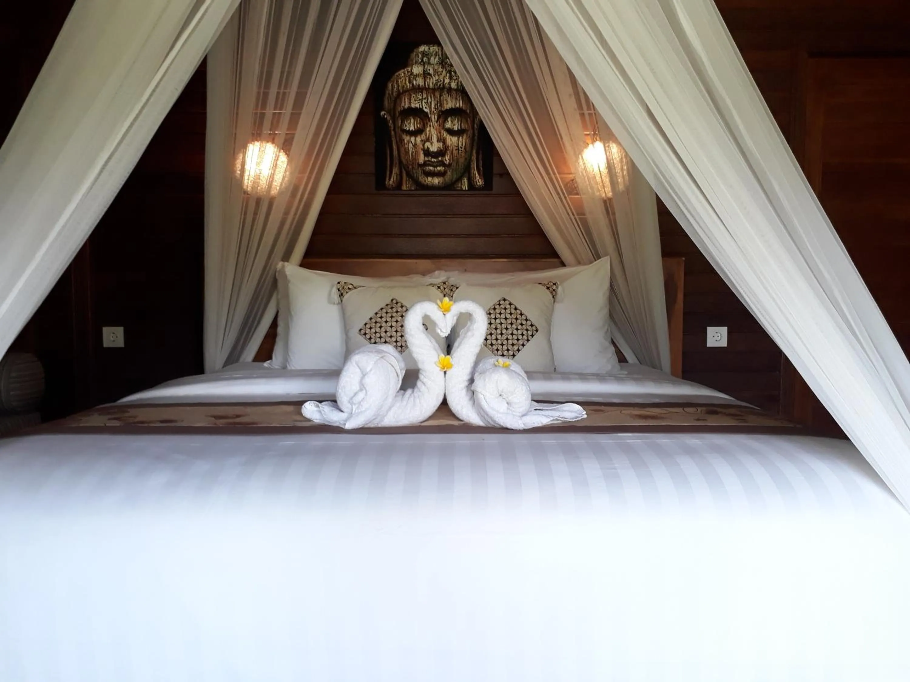 Bed in Island Garden Huts Lembongan