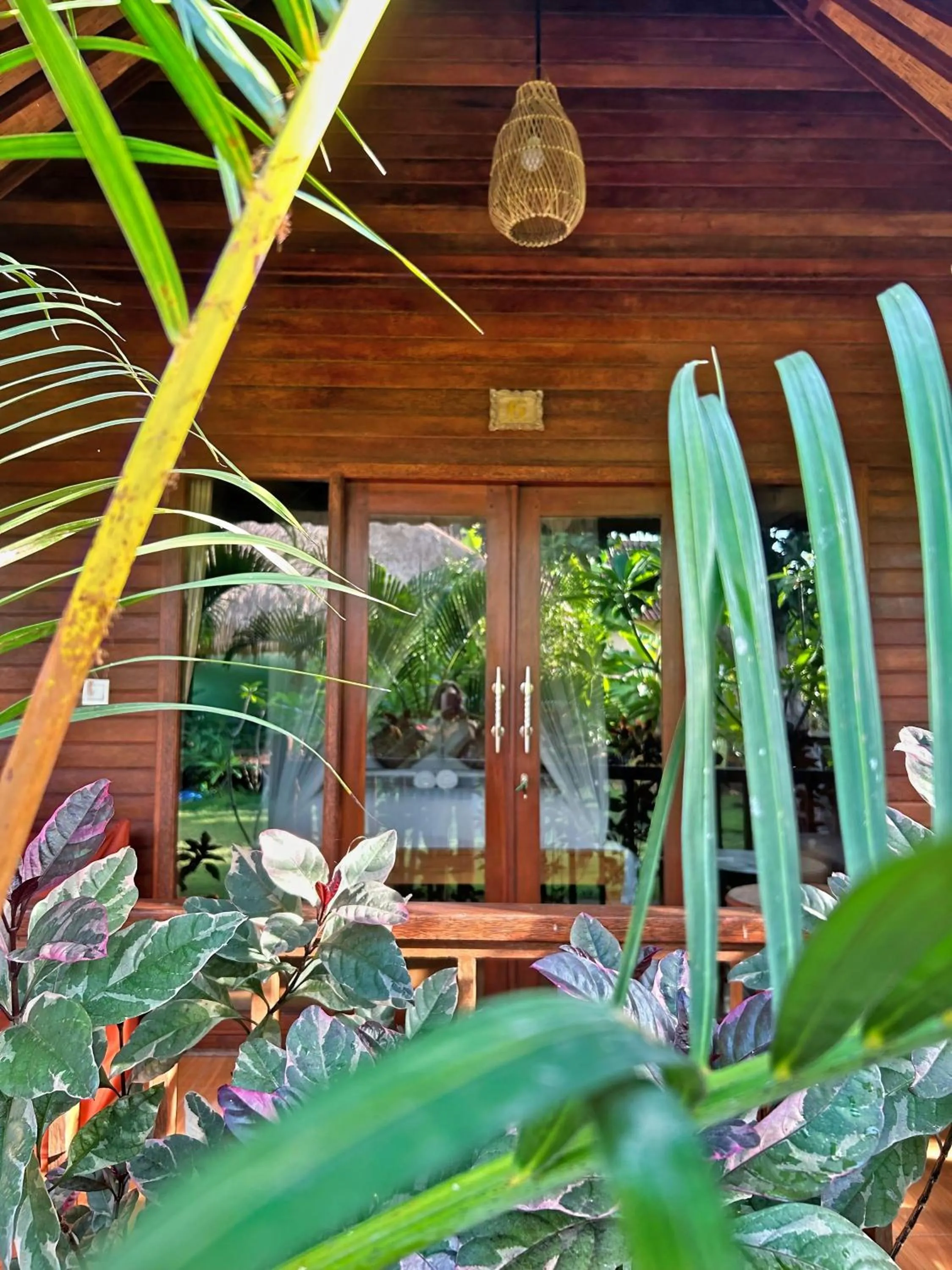 Property building in Island Garden Huts Lembongan