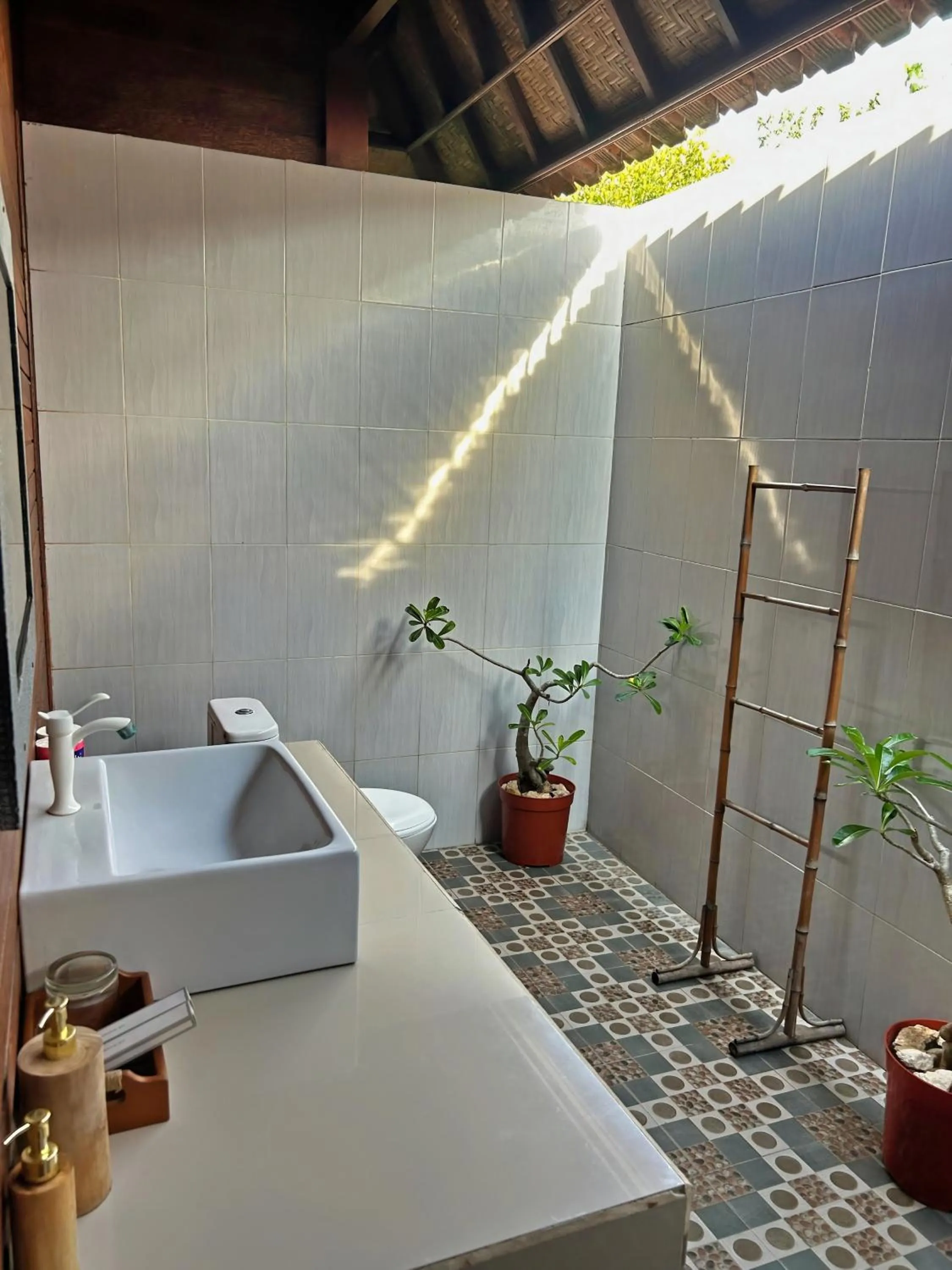 Bathroom in Island Garden Huts Lembongan