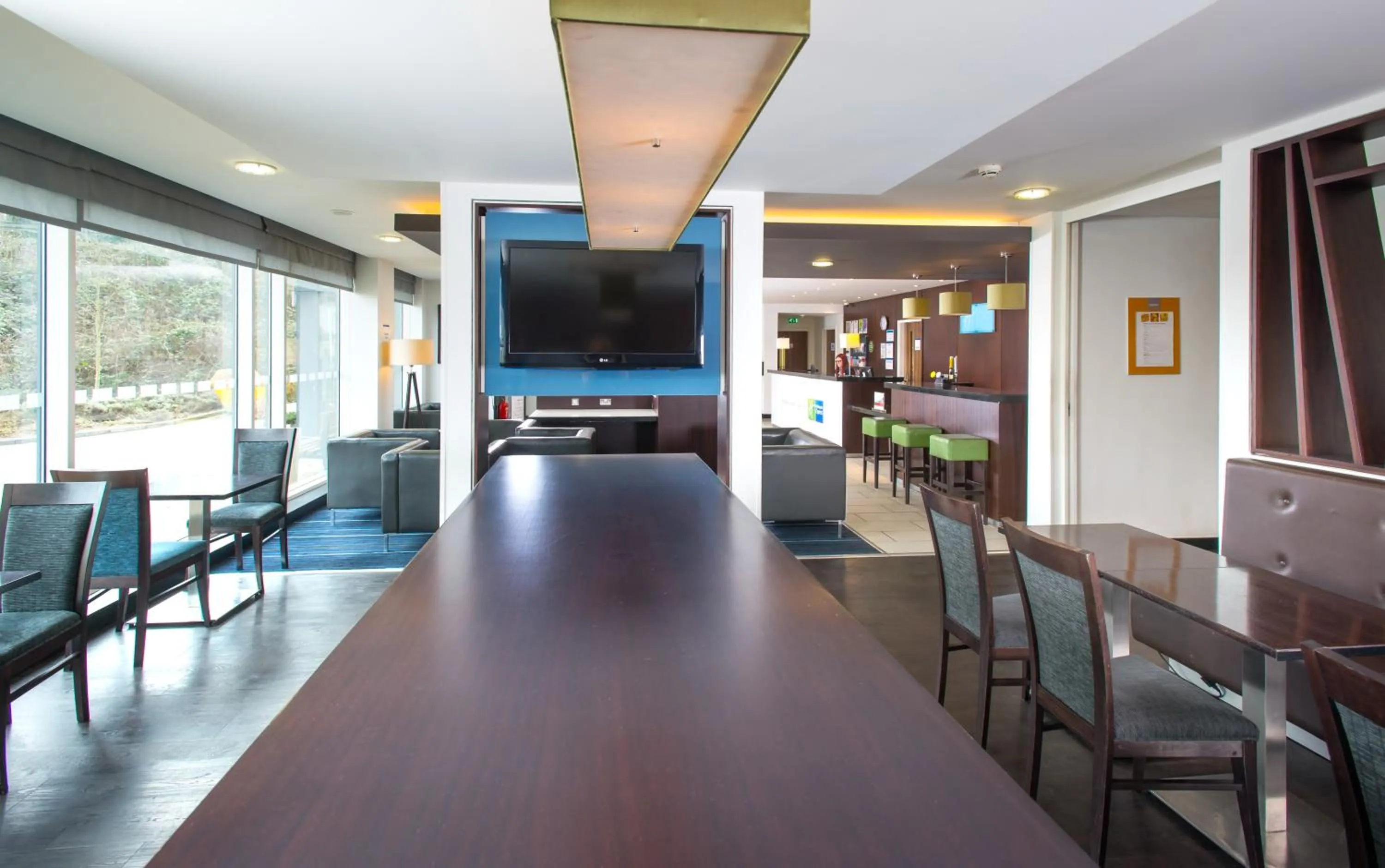 Restaurant/places to eat in Holiday Inn Express Cambridge Duxford M11 Jct 10, an IHG Hotel