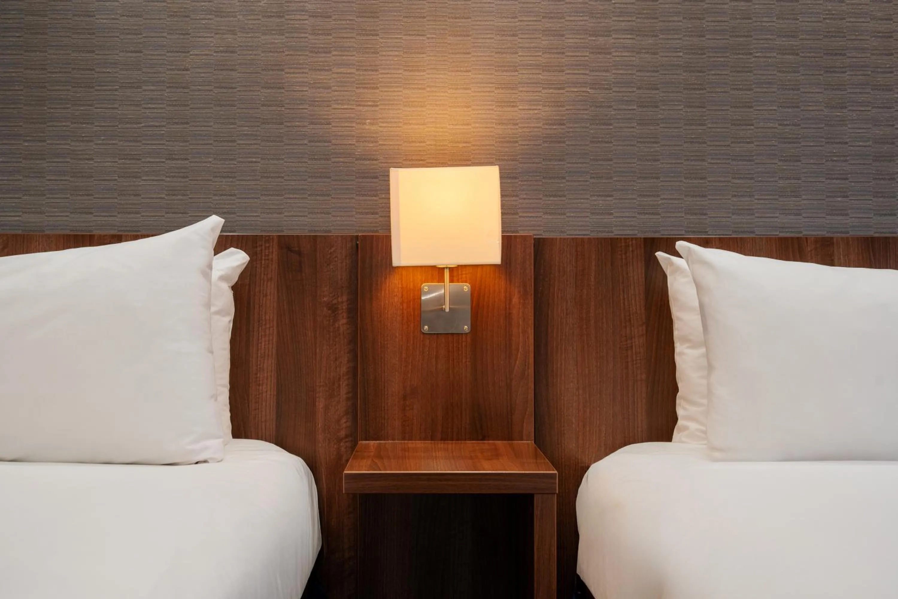 Bed in Holiday Inn Express Cambridge Duxford M11 Jct 10, an IHG Hotel