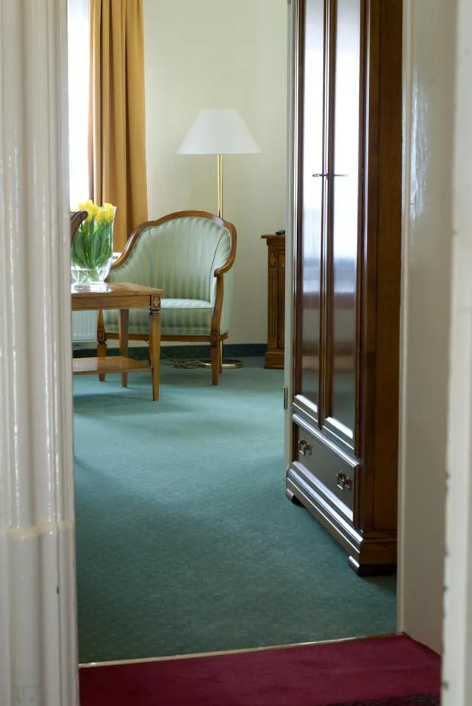 Seating area in Parkhotel am Taunus