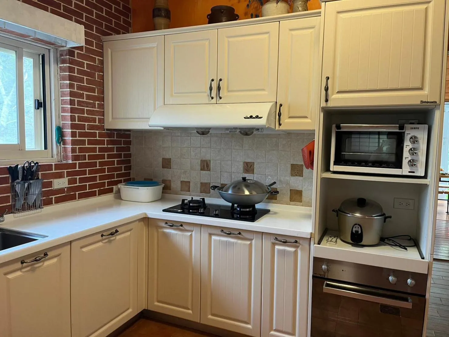 Kitchen or kitchenette in Wen Qiao Villa