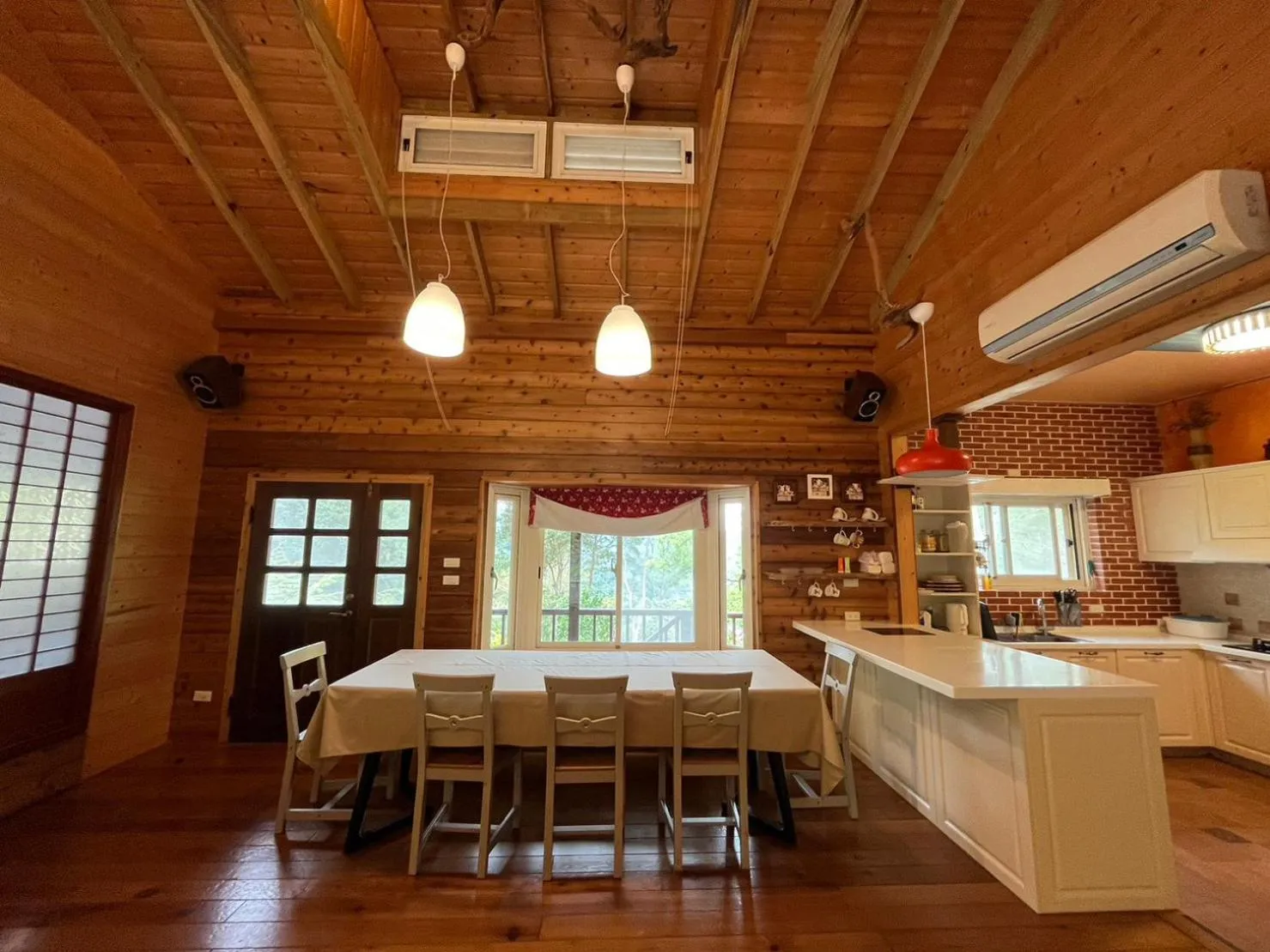 Restaurant/places to eat in Wen Qiao Villa