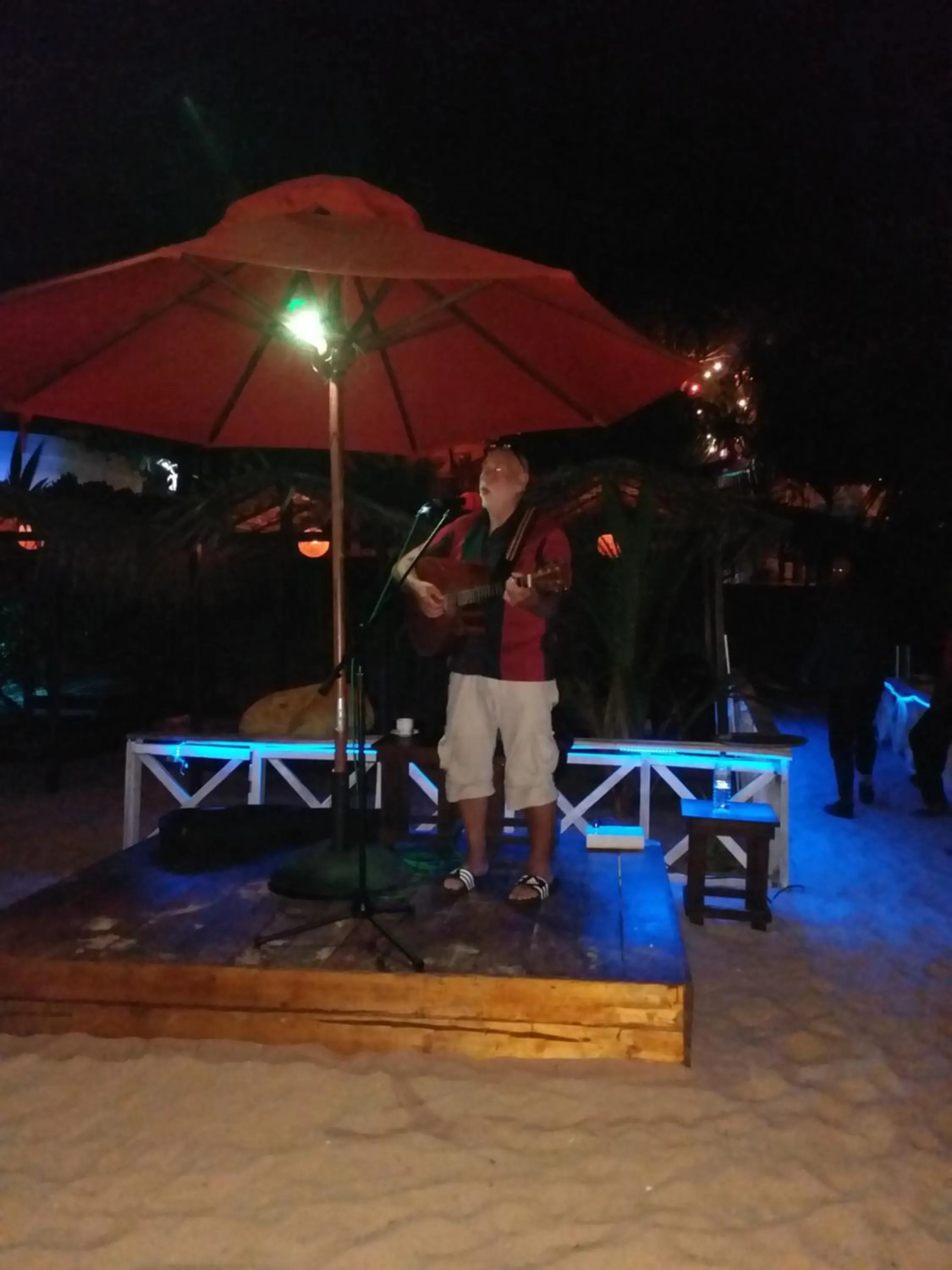 Restaurant/places to eat in Blue Horizon Beach Hotel