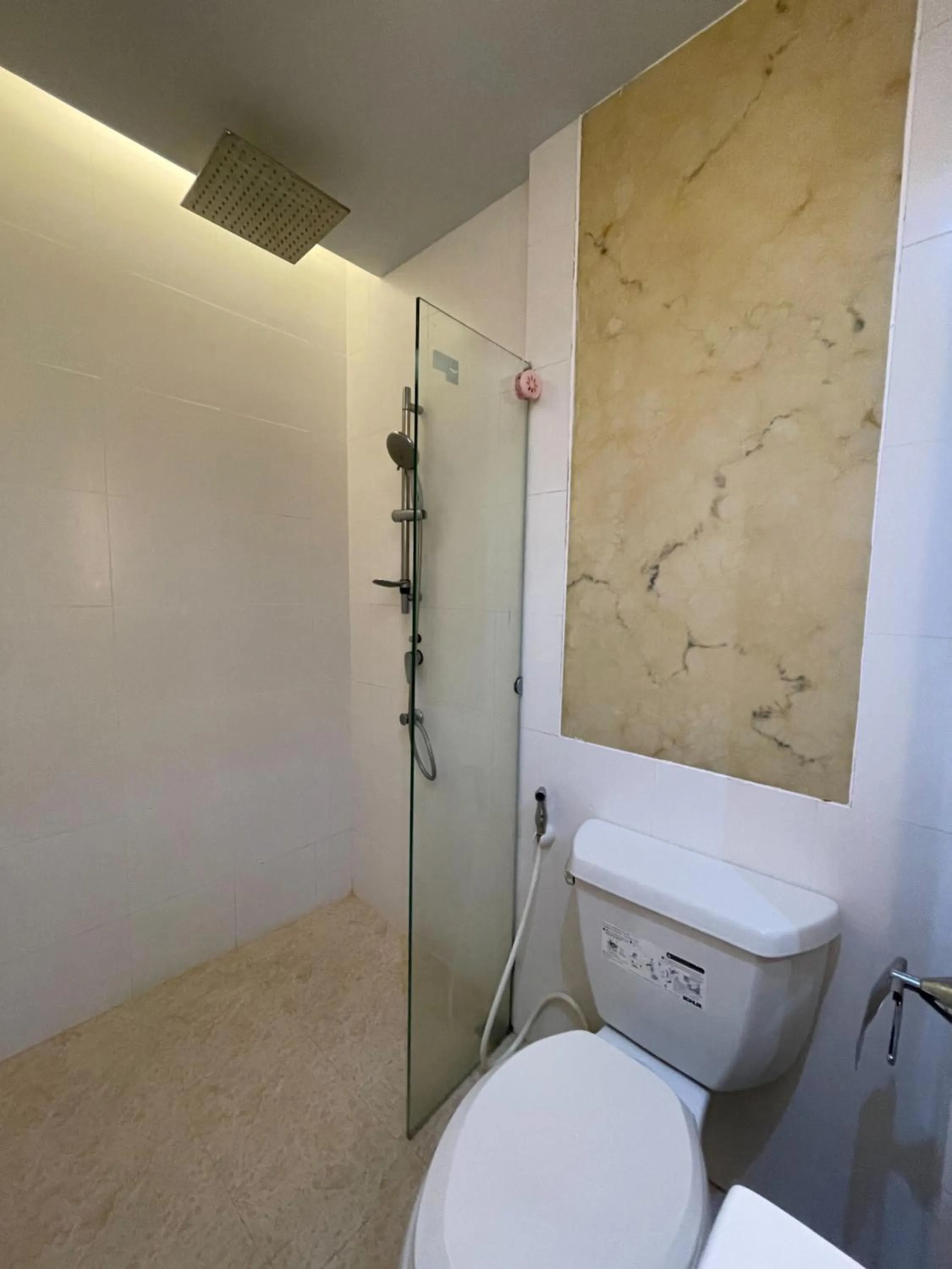 Shower in Atlantis Condo Resort Jomtien TLH